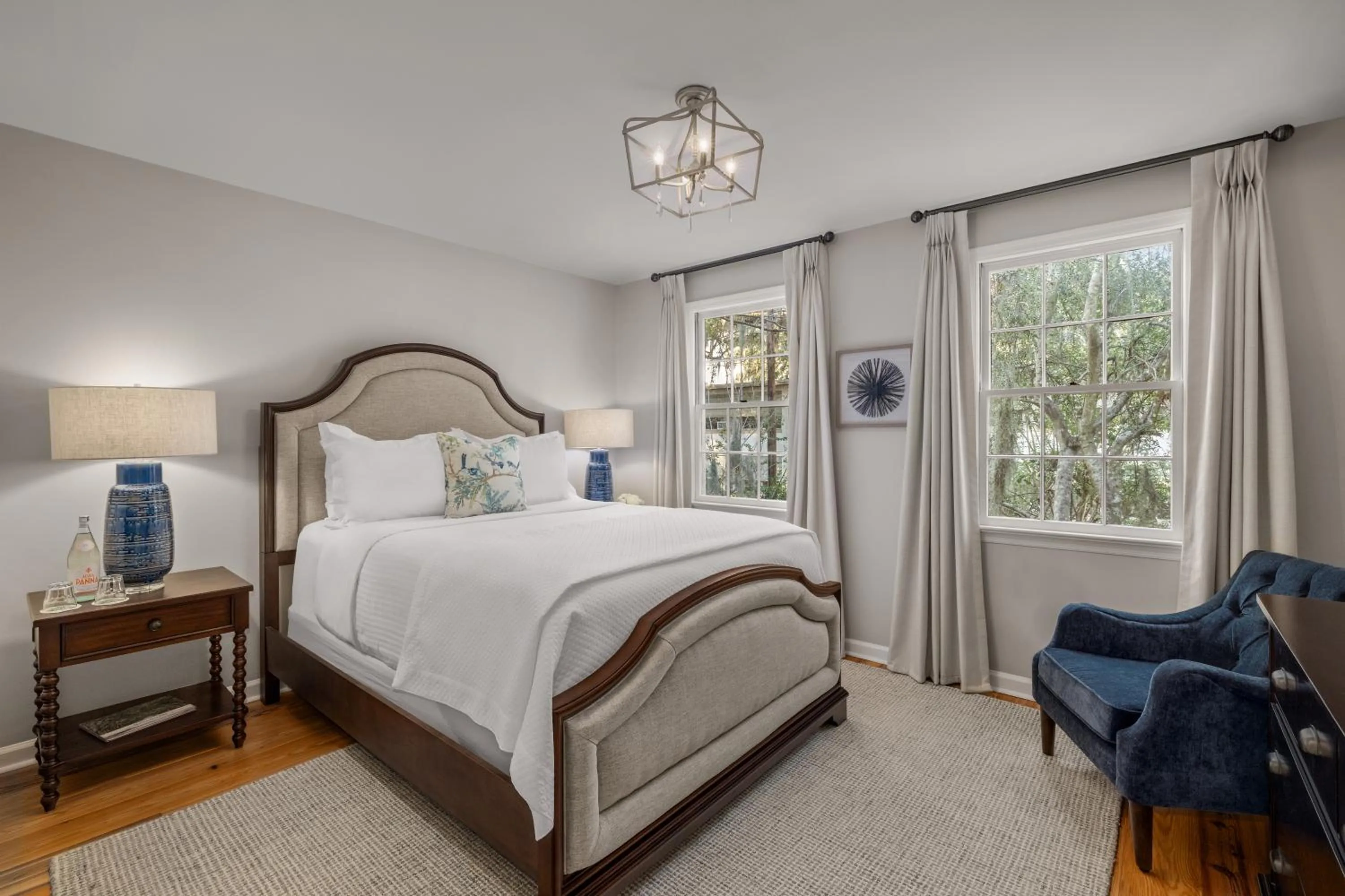 Bed in Hamilton Turner Inn