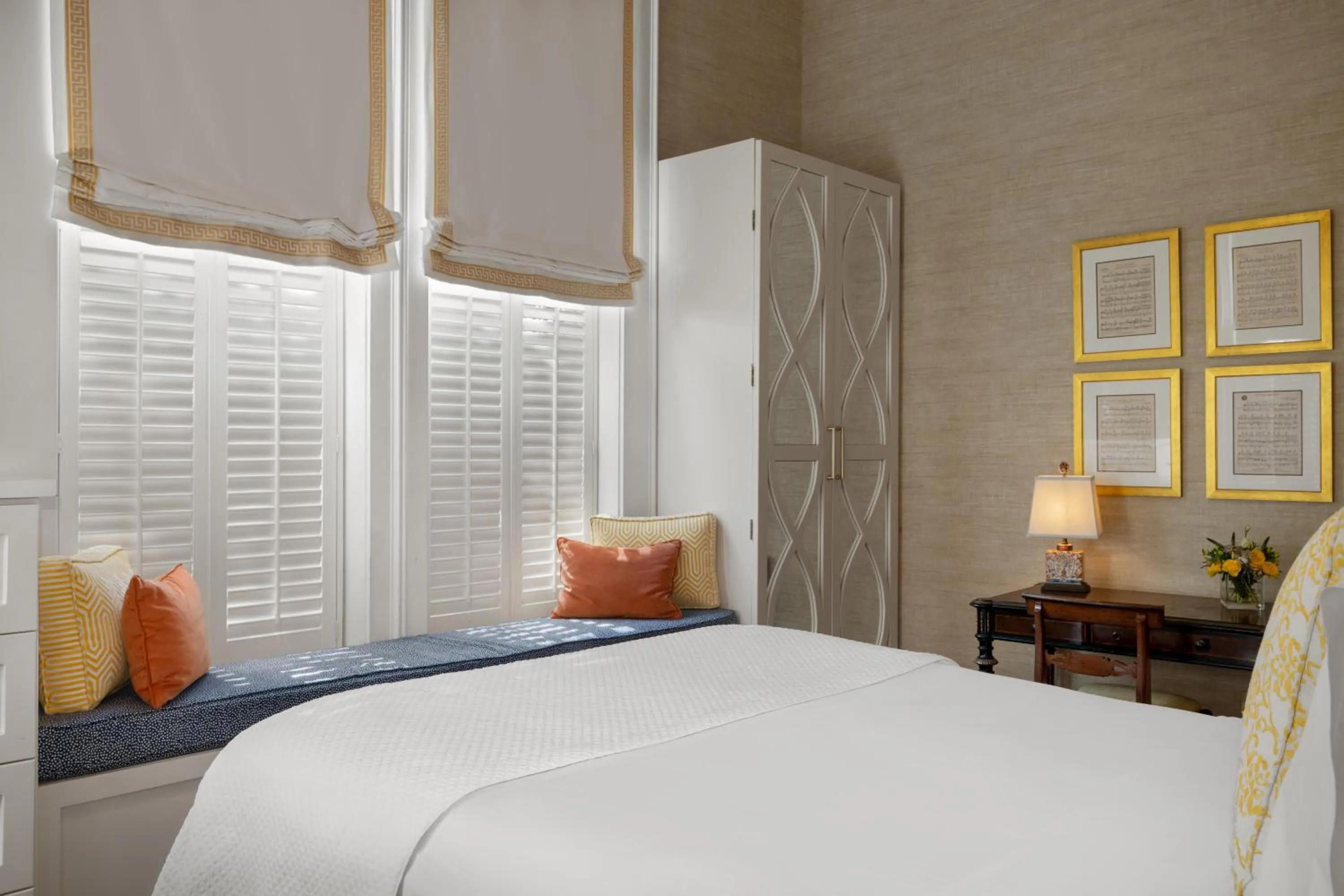 Bed in Hamilton Turner Inn