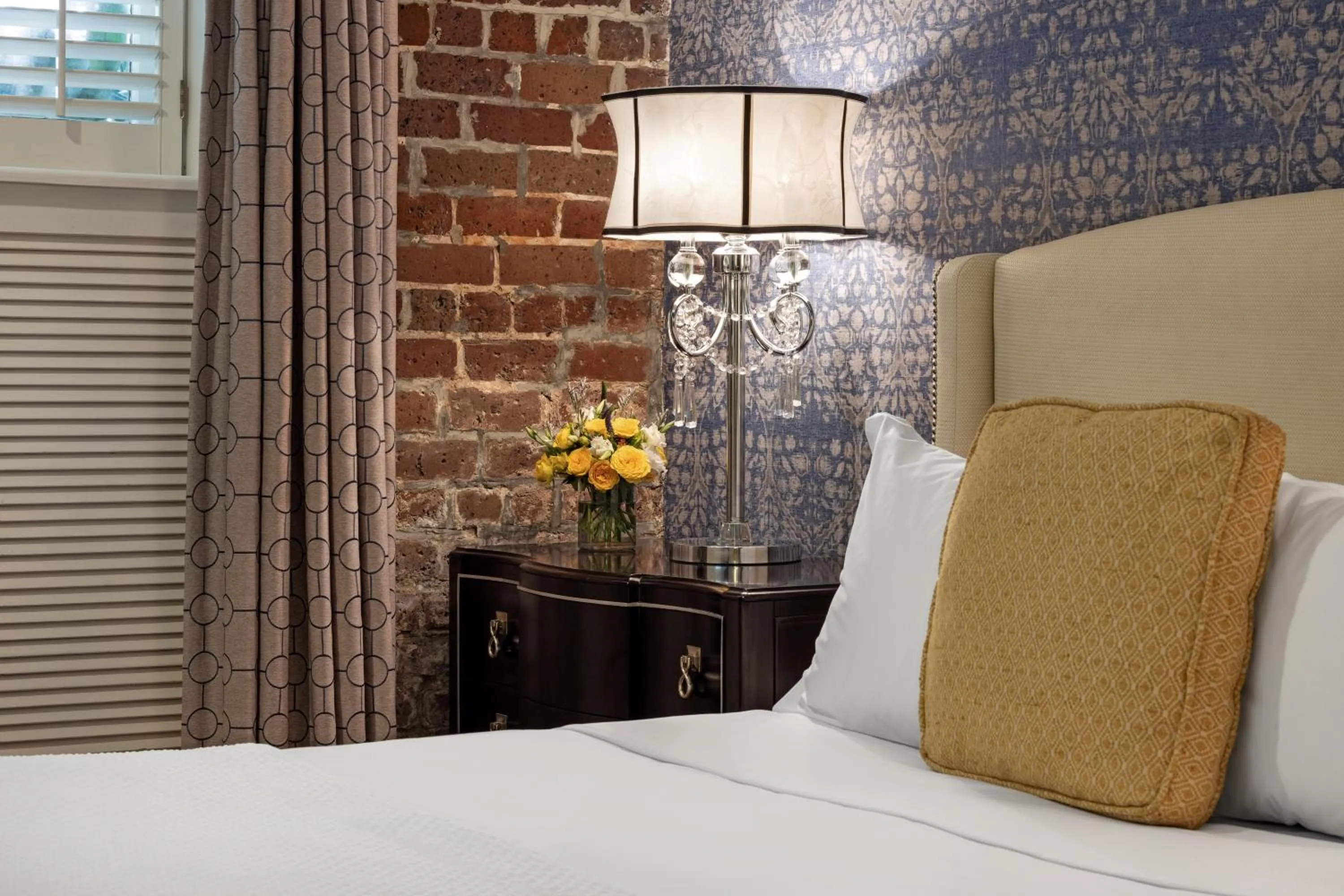 Bed in Hamilton Turner Inn