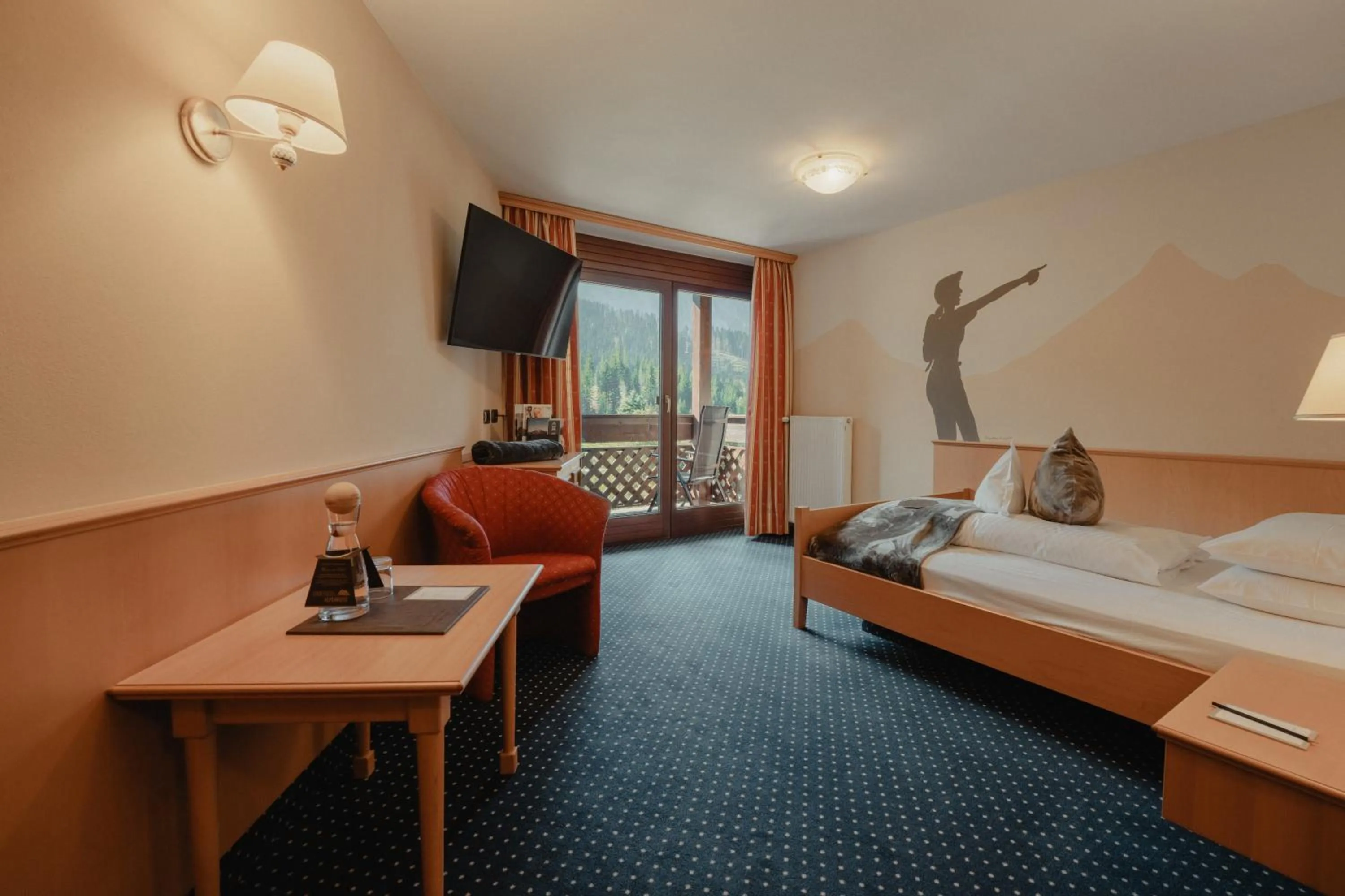 View (from property/room), Bed in Hotel Alpenrose