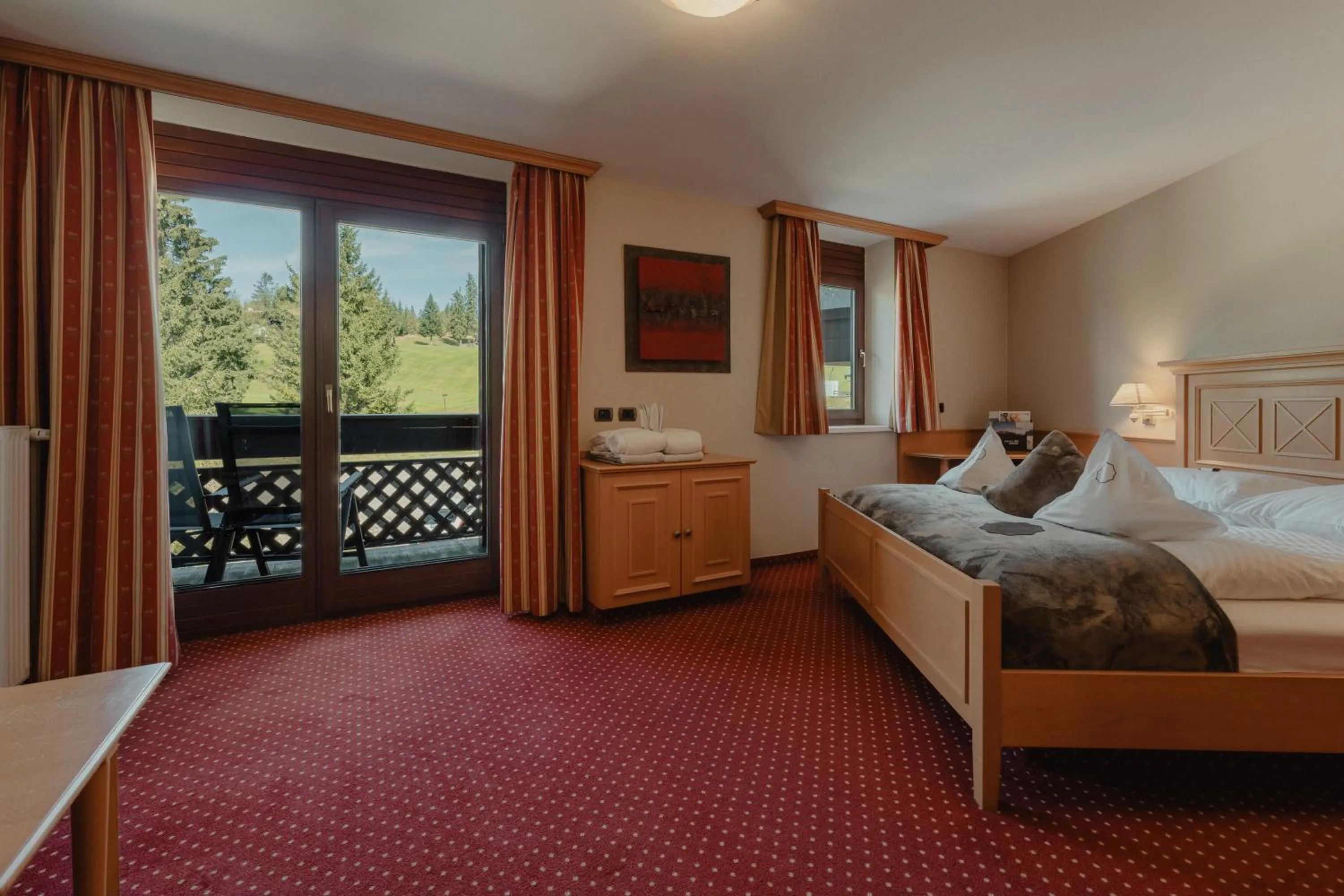View (from property/room), Bed in Hotel Alpenrose