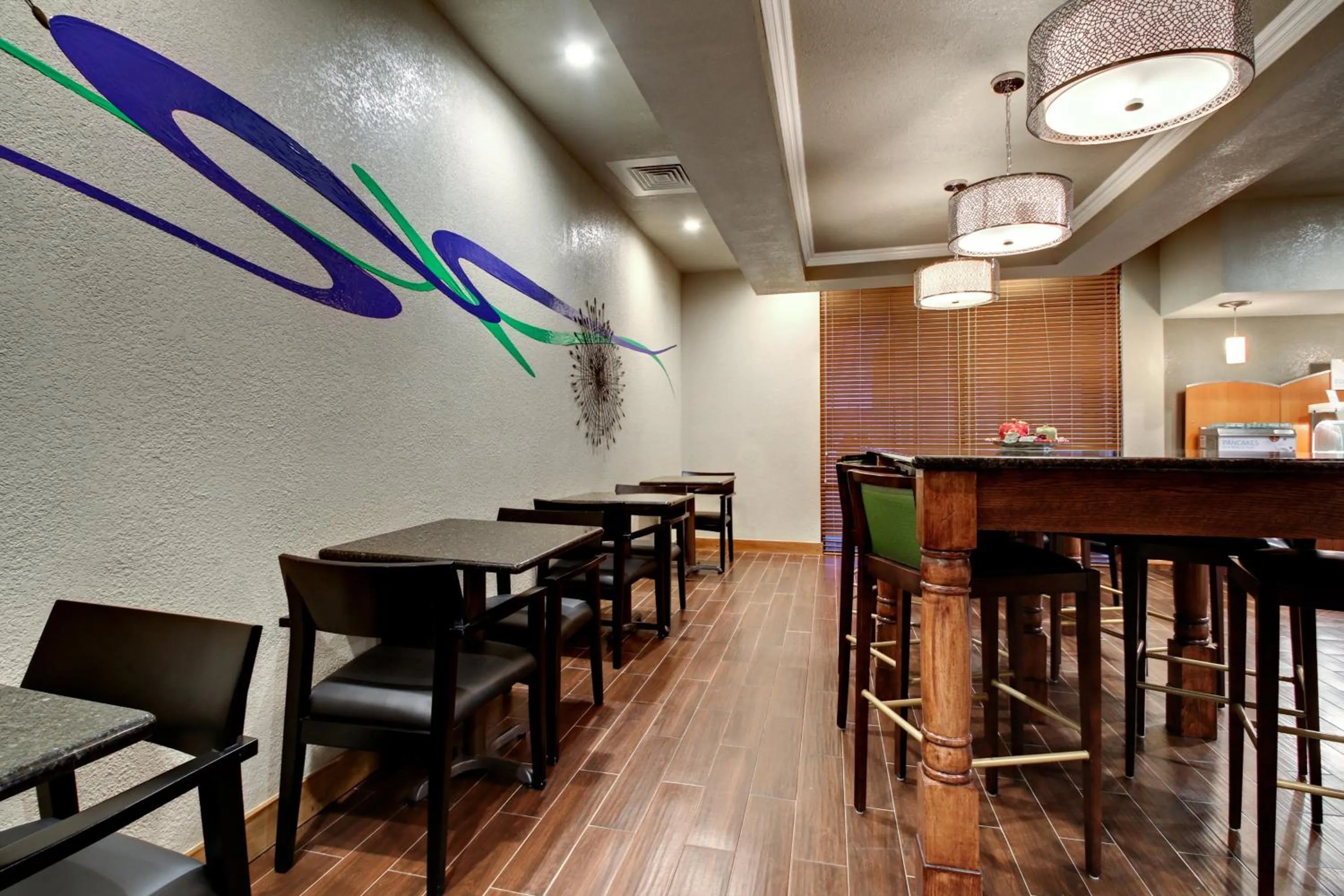 Breakfast in Holiday Inn Express Marshfield - Springfield Area by IHG