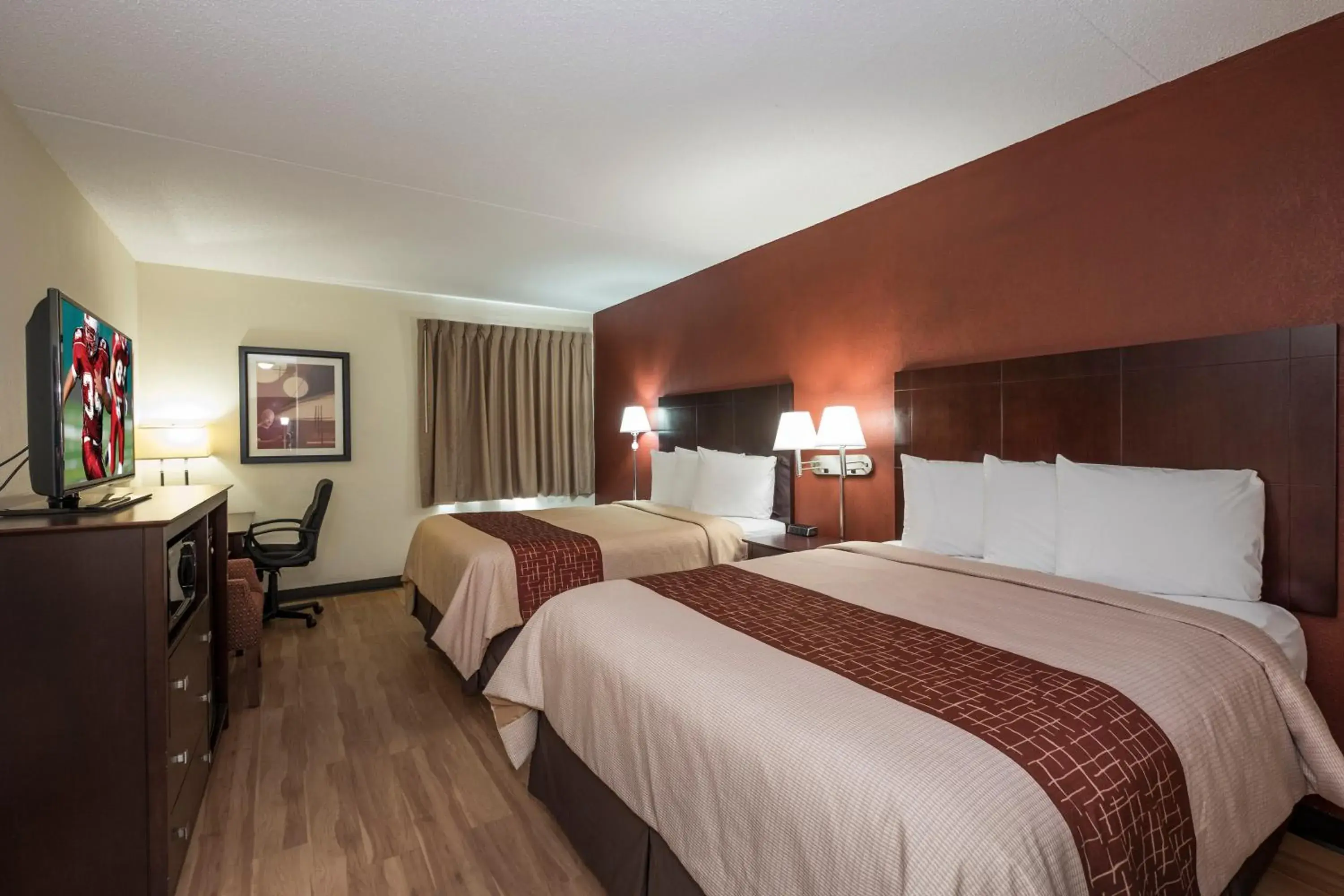 Deluxe Queen Room with Two Queen Beds - Non-Smoking in Red Roof Inn & Suites Cincinnati North-Mason Deluxe Queen Room with Two Queen Beds - Non-Smoking in Red Roof Inn & Suites Cincinnati North-Mason