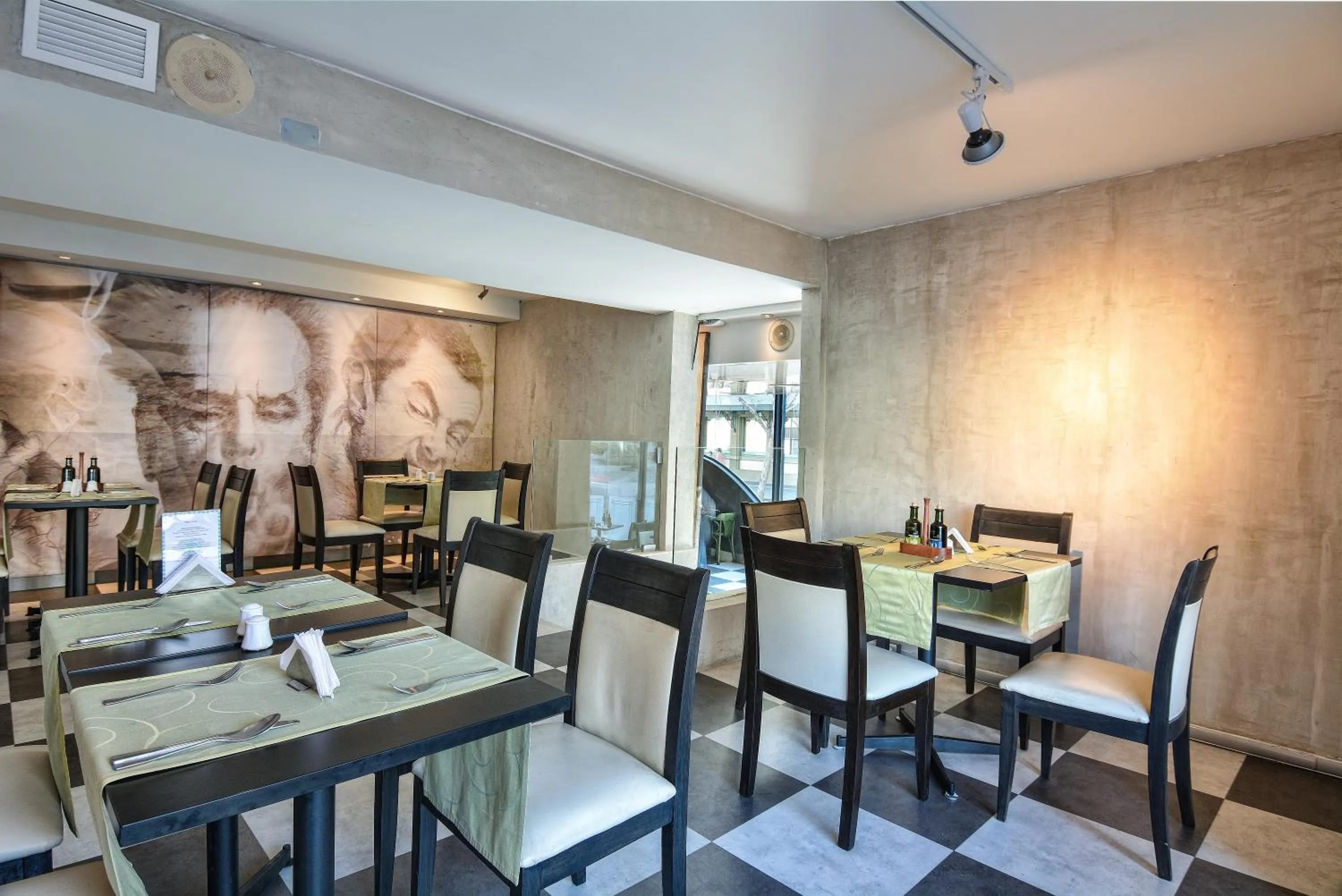 Coffee/tea facilities in Hotel Eurotel Providencia