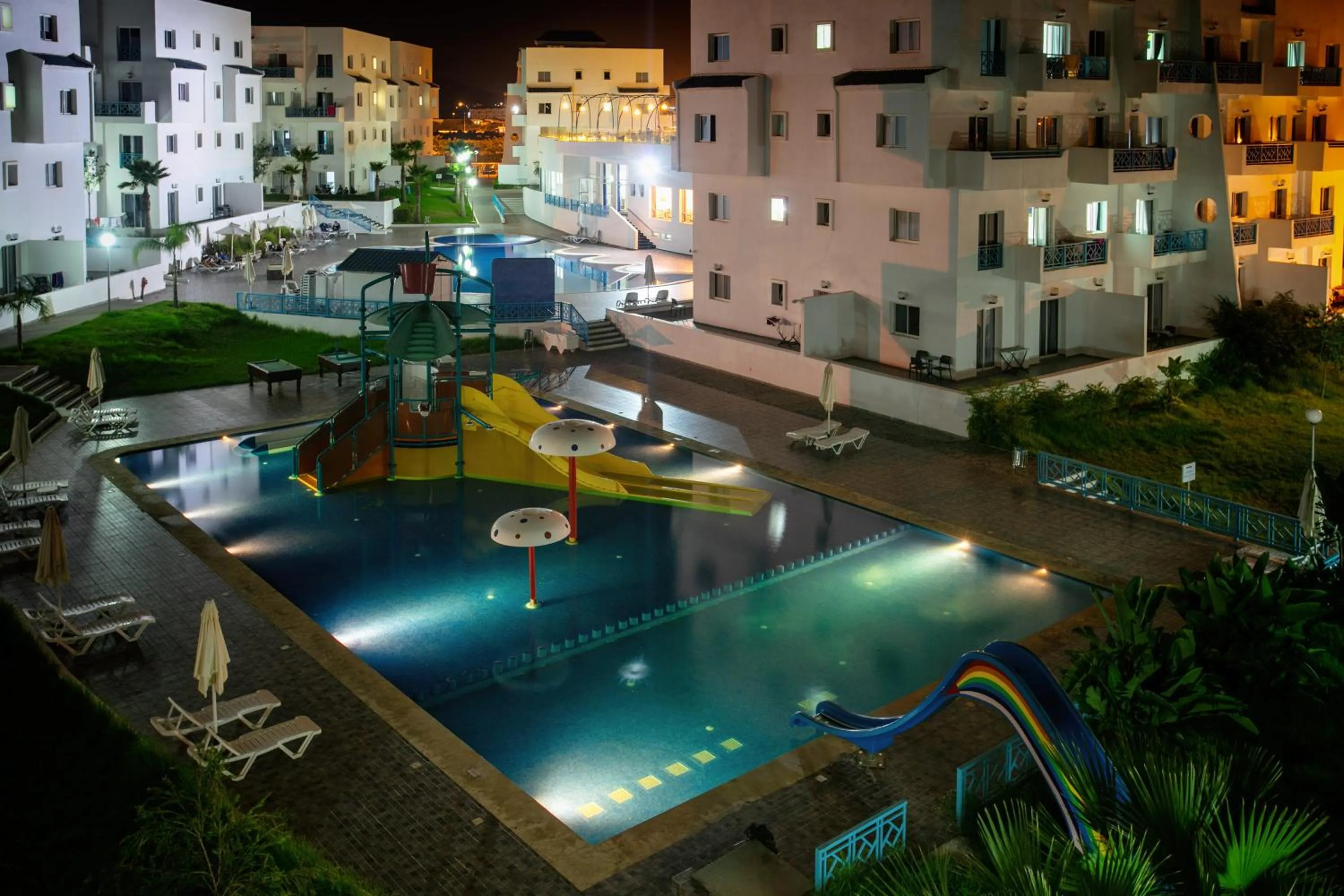 Pool view in L'escale Appart-hôtel By 7AV HOTELS