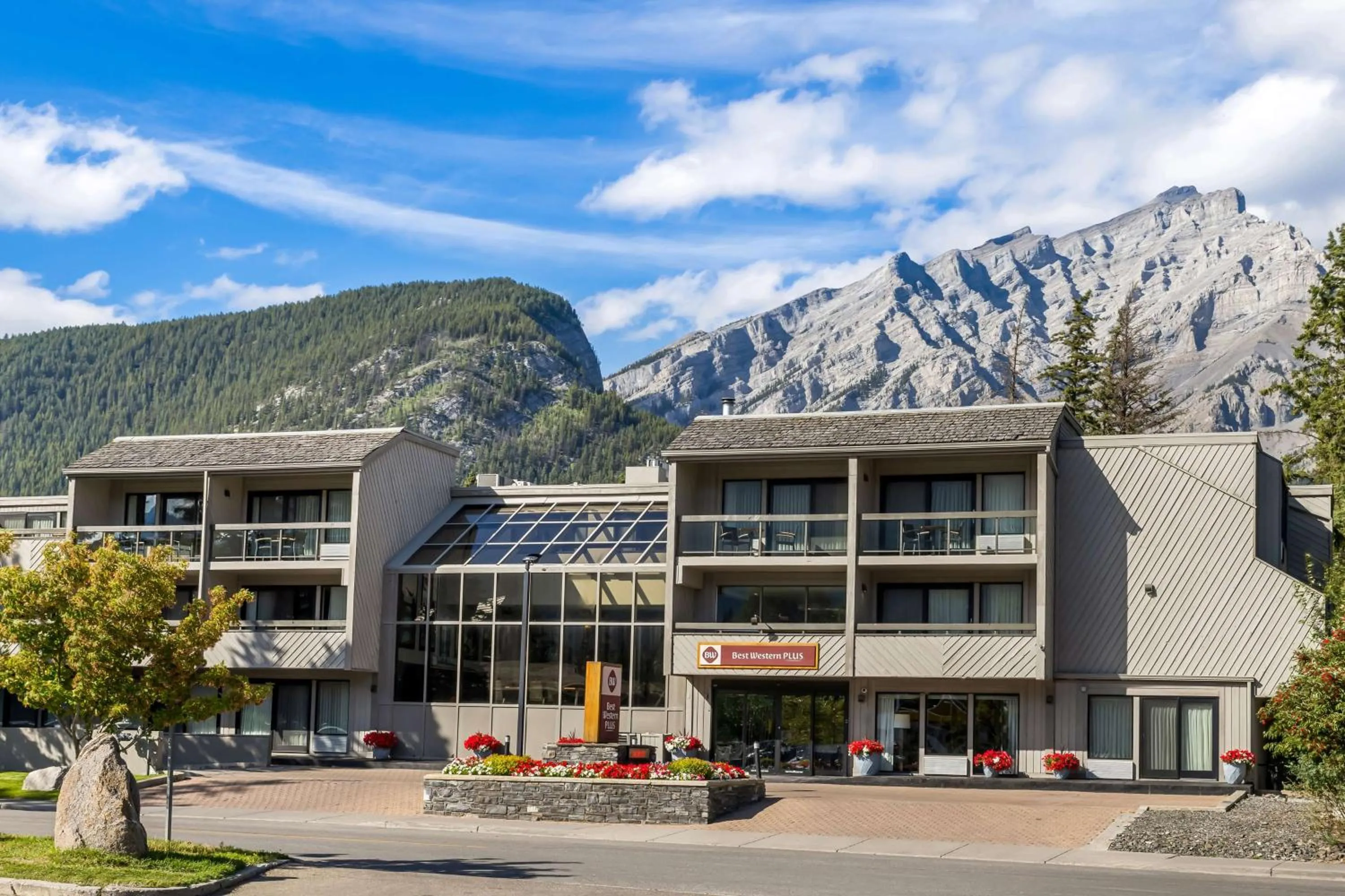Property building in Best Western Plus Banff International Lodge
