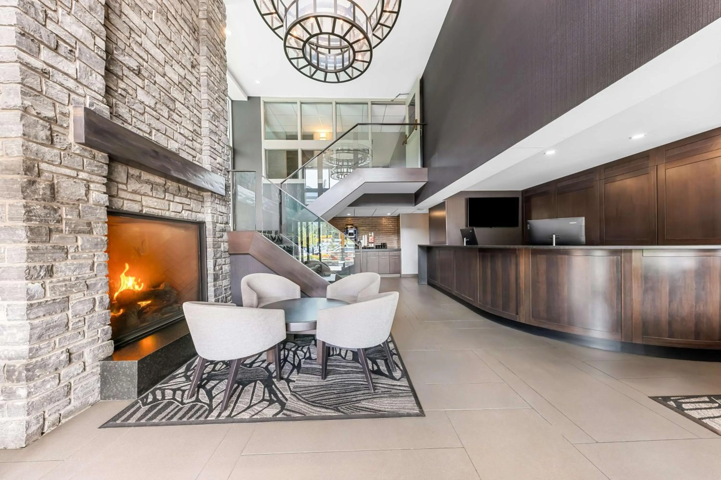 Lobby or reception in Best Western Plus Banff International Lodge