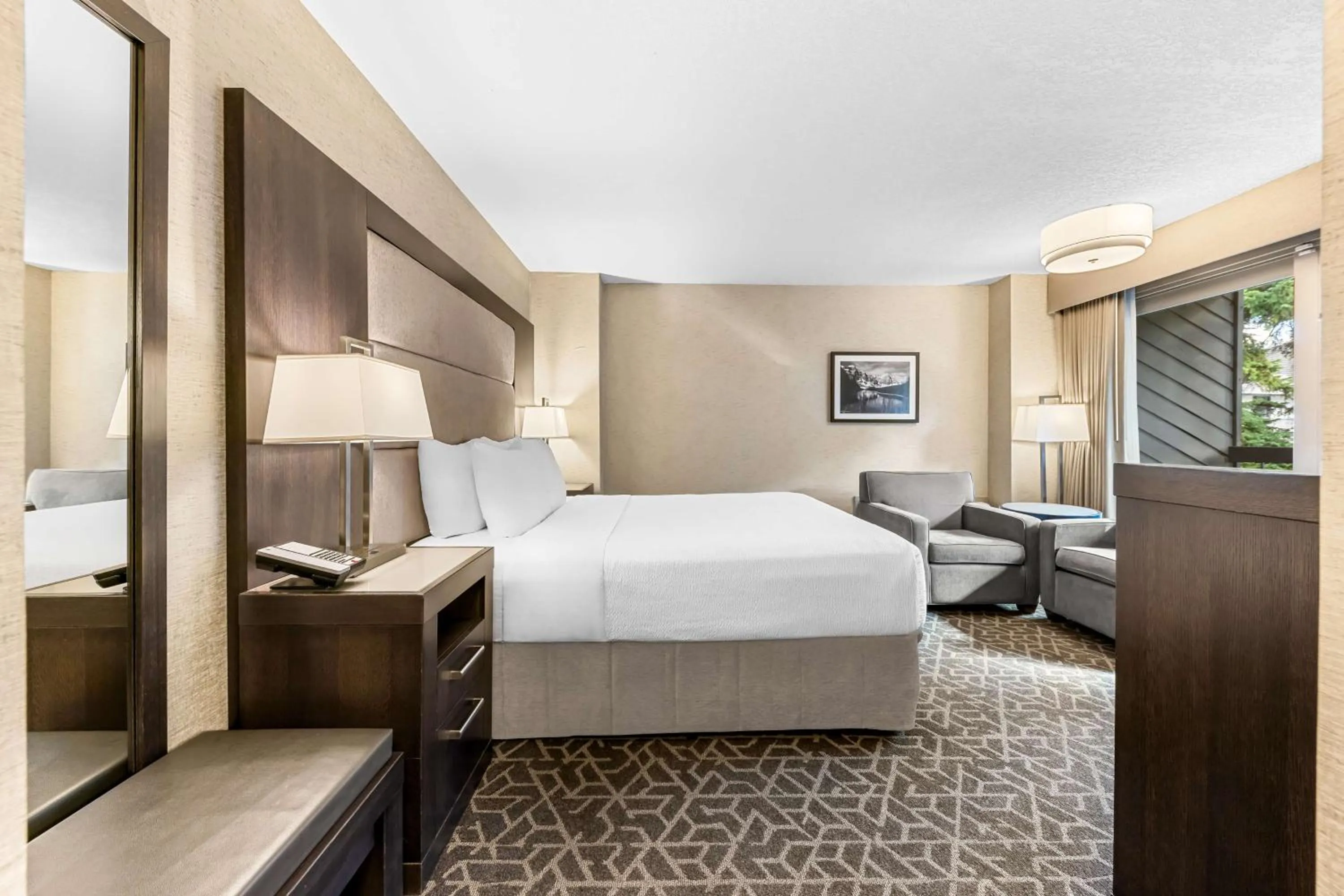 Bedroom, Bed in Best Western Plus Banff International Lodge