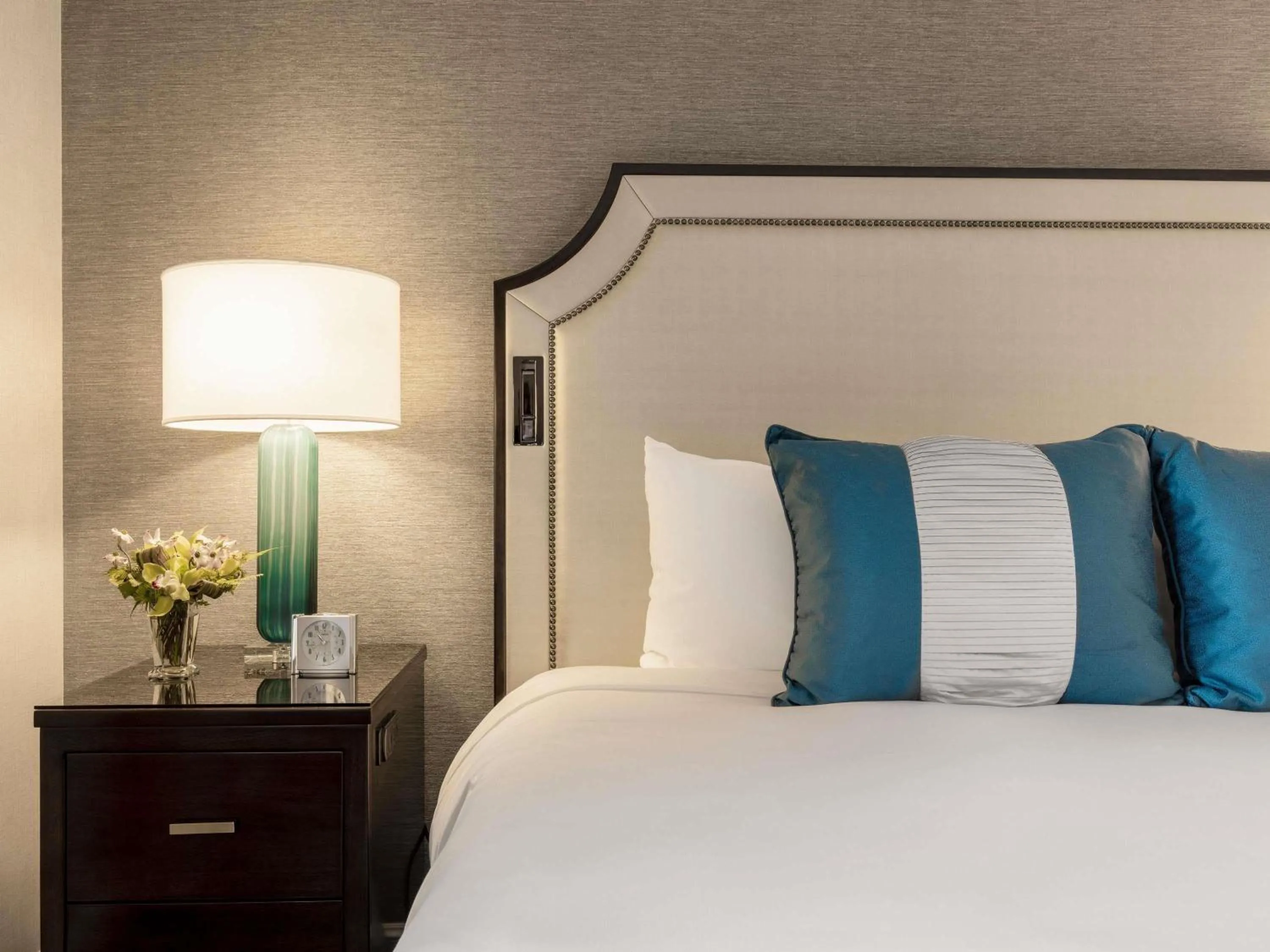 Bedroom, Bed in Fairmont Olympic Hotel