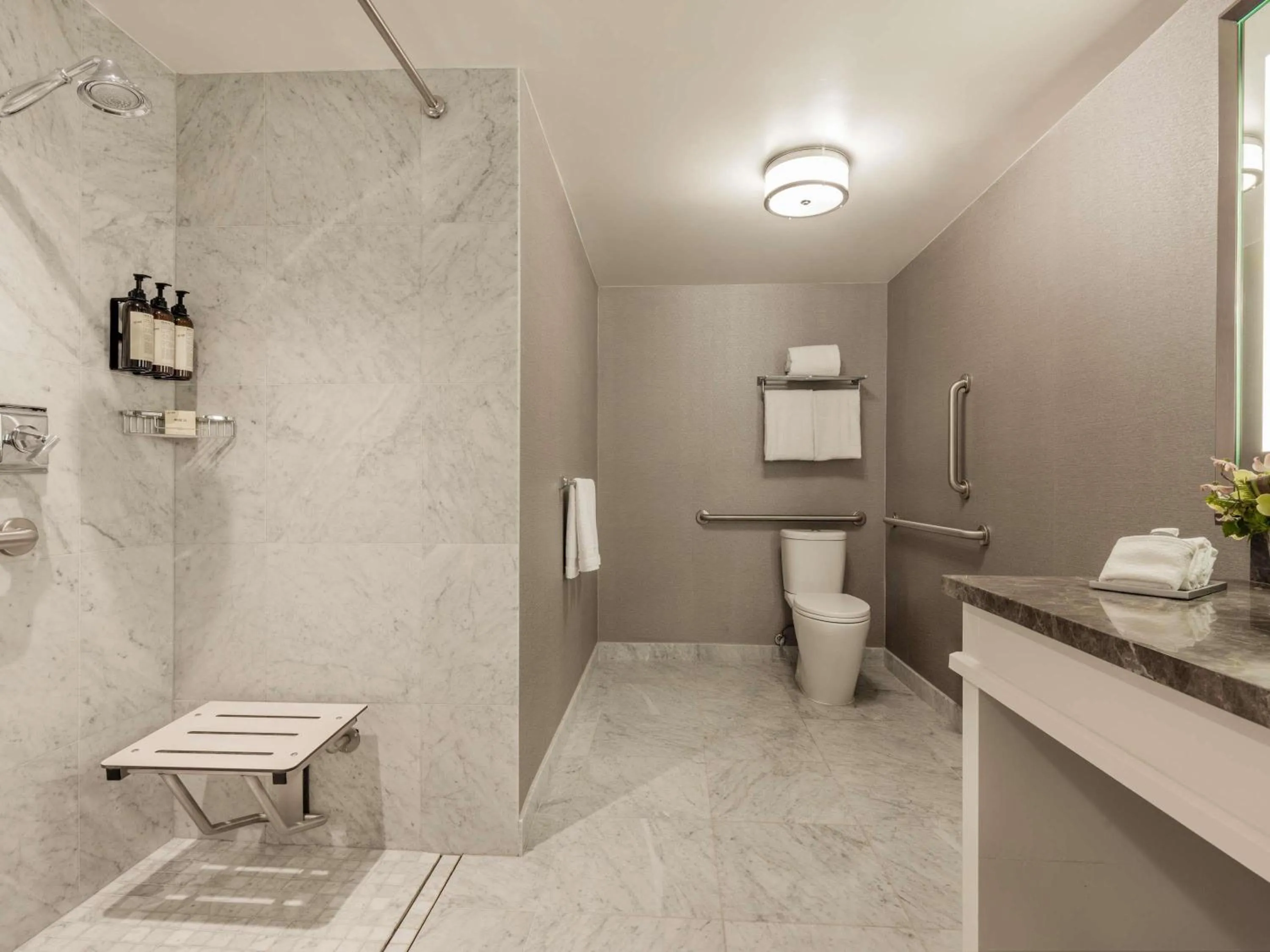 Bedroom in Fairmont Olympic Hotel