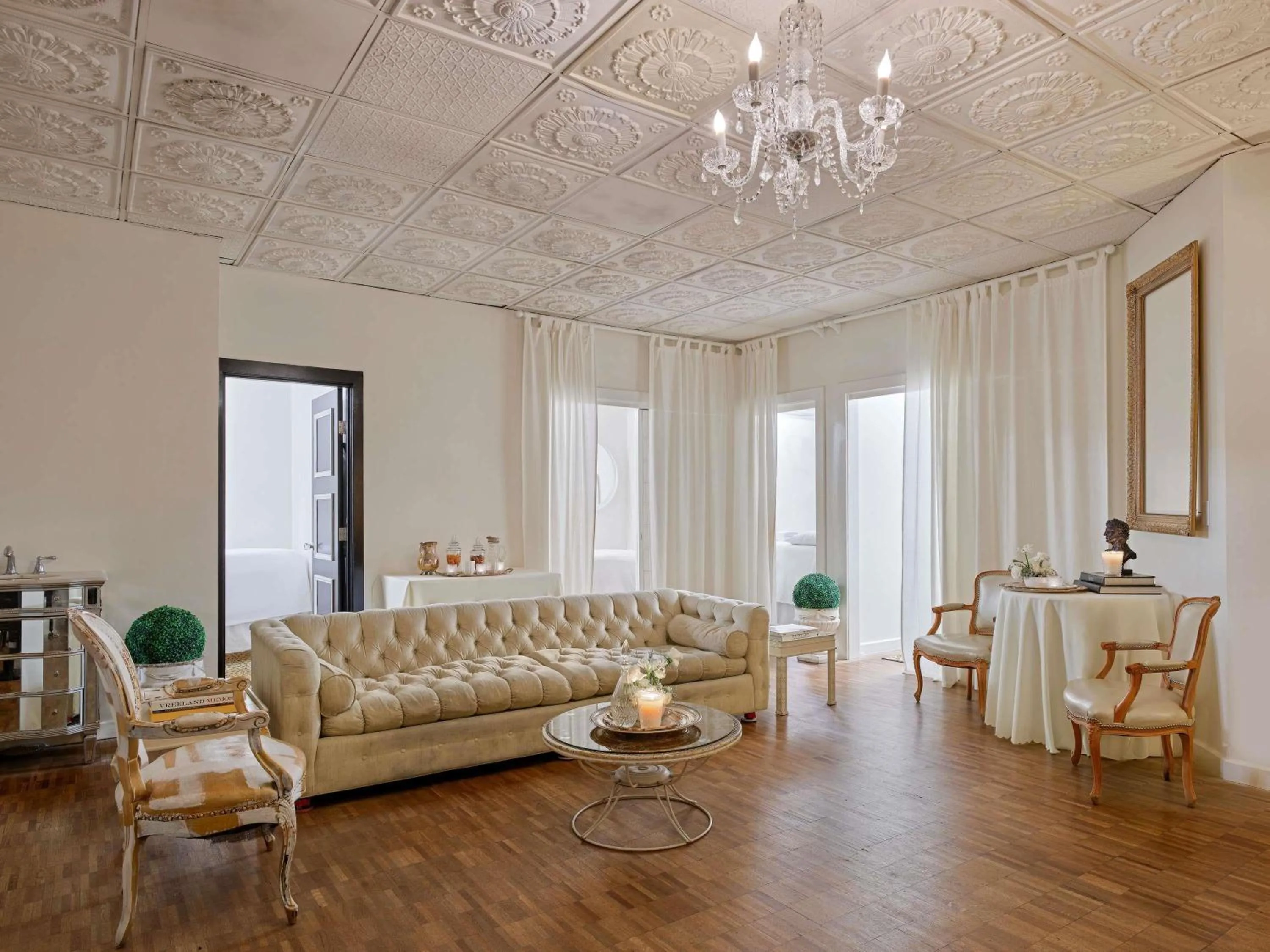 Property building in Fairmont Olympic Hotel