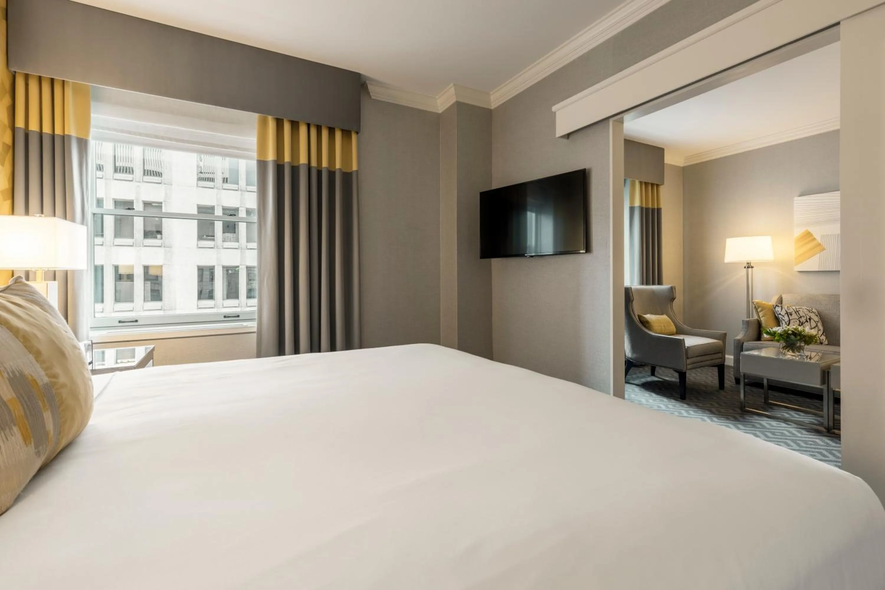 Bedroom, Bed in Fairmont Olympic Hotel