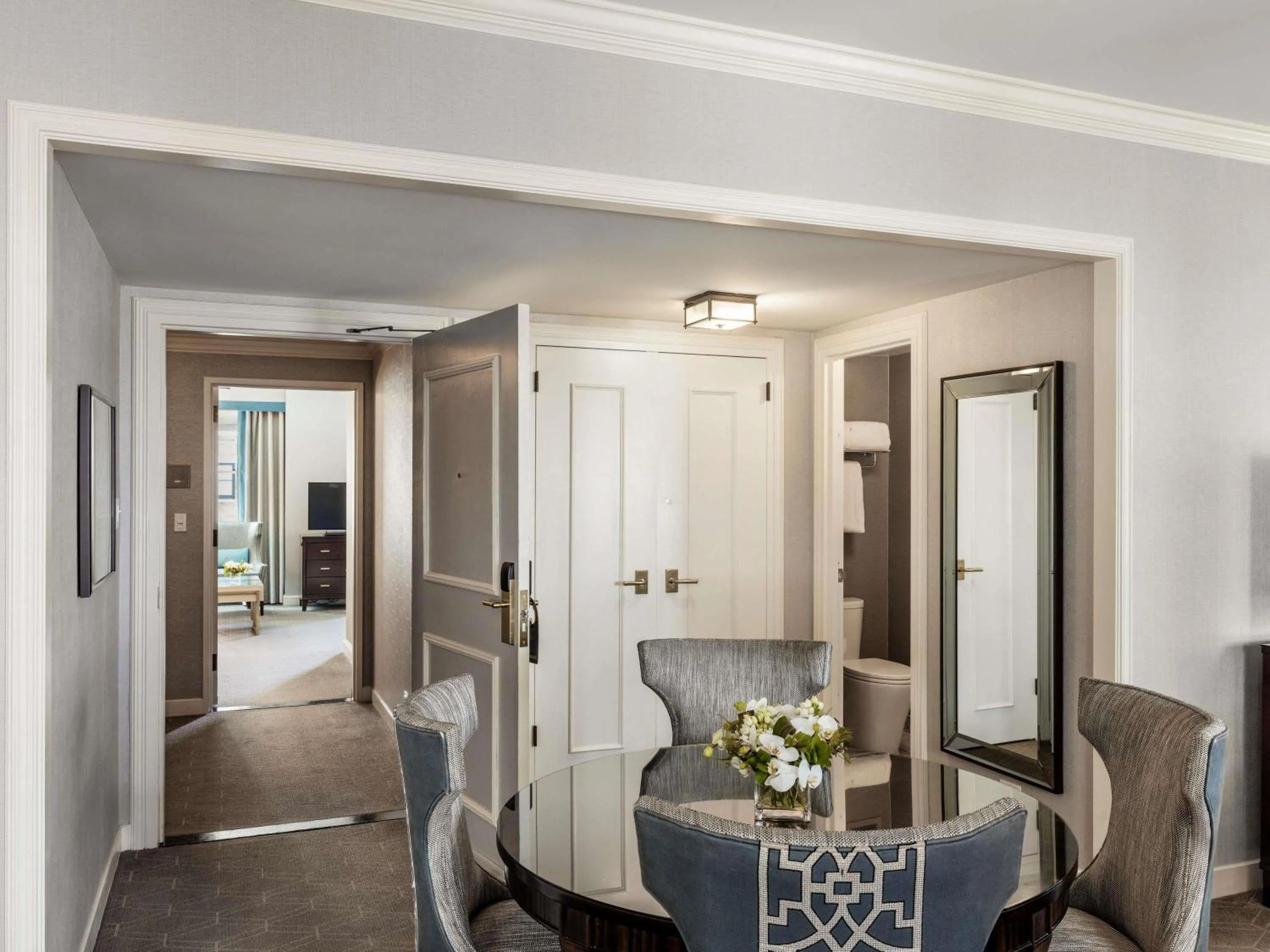 Bedroom in Fairmont Olympic Hotel