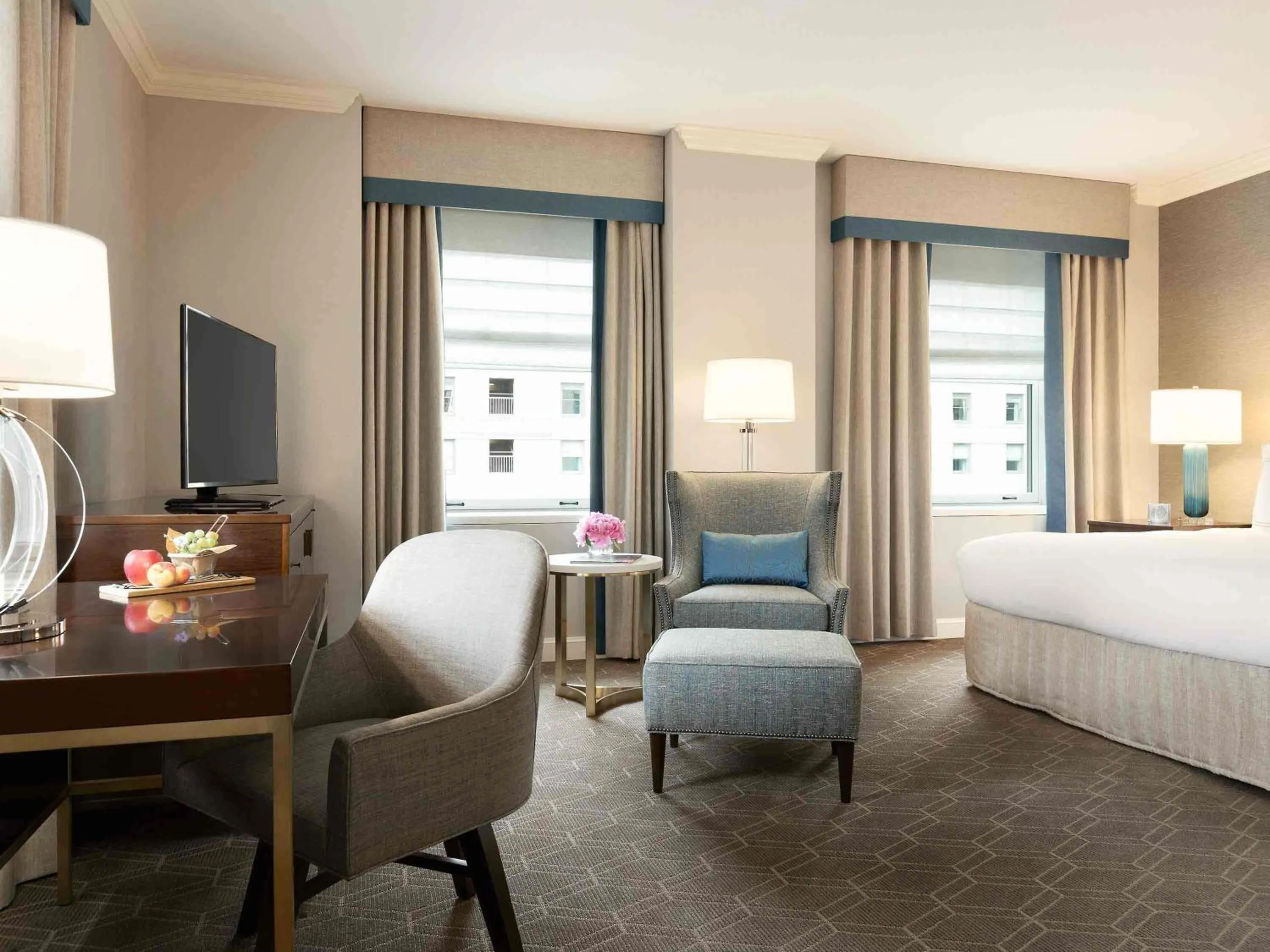 Bedroom, Bed in Fairmont Olympic Hotel