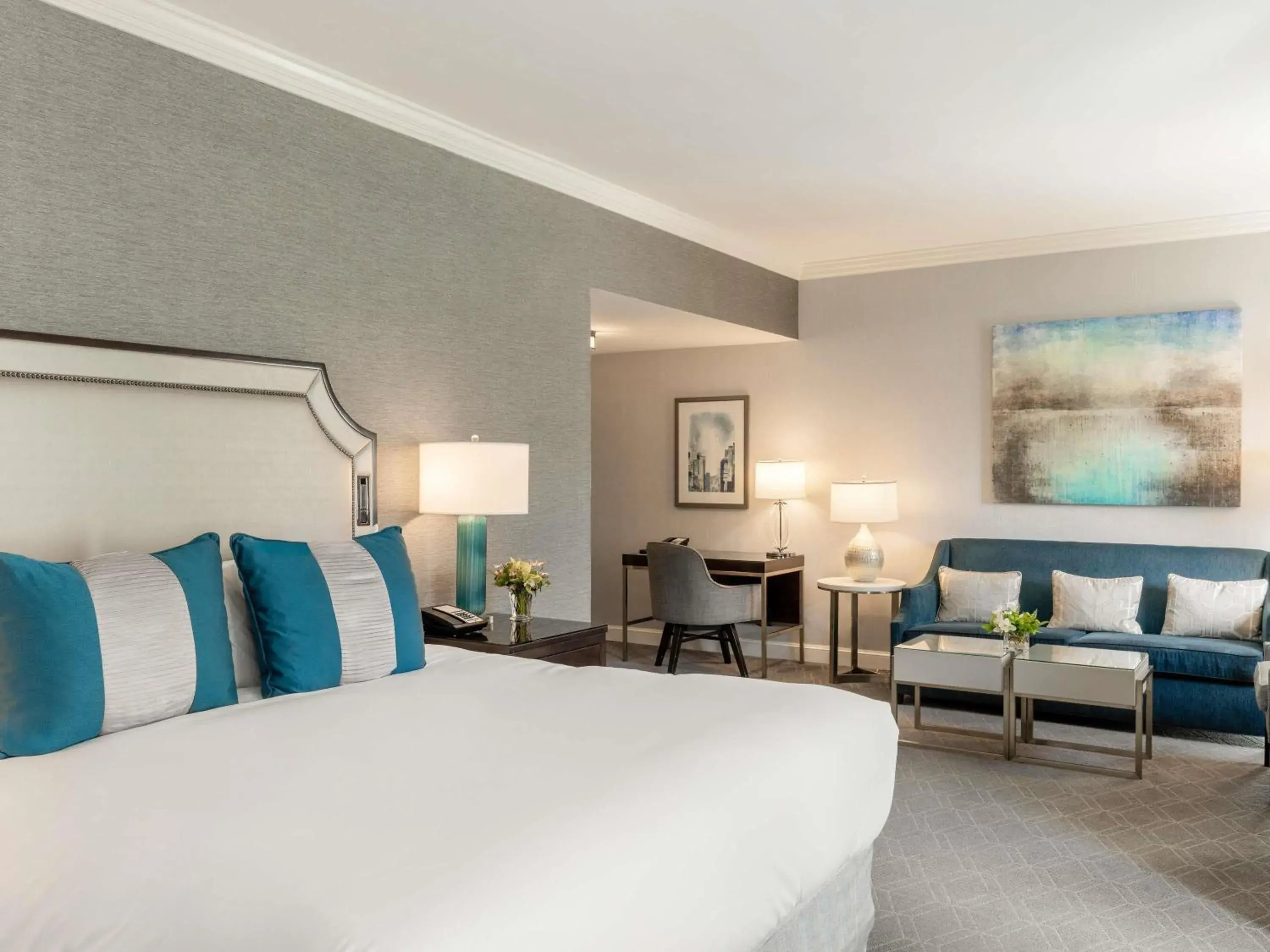 Grand One-Bedroom King Suite in Fairmont Olympic Hotel Grand One-Bedroom King Suite in Fairmont Olympic Hotel