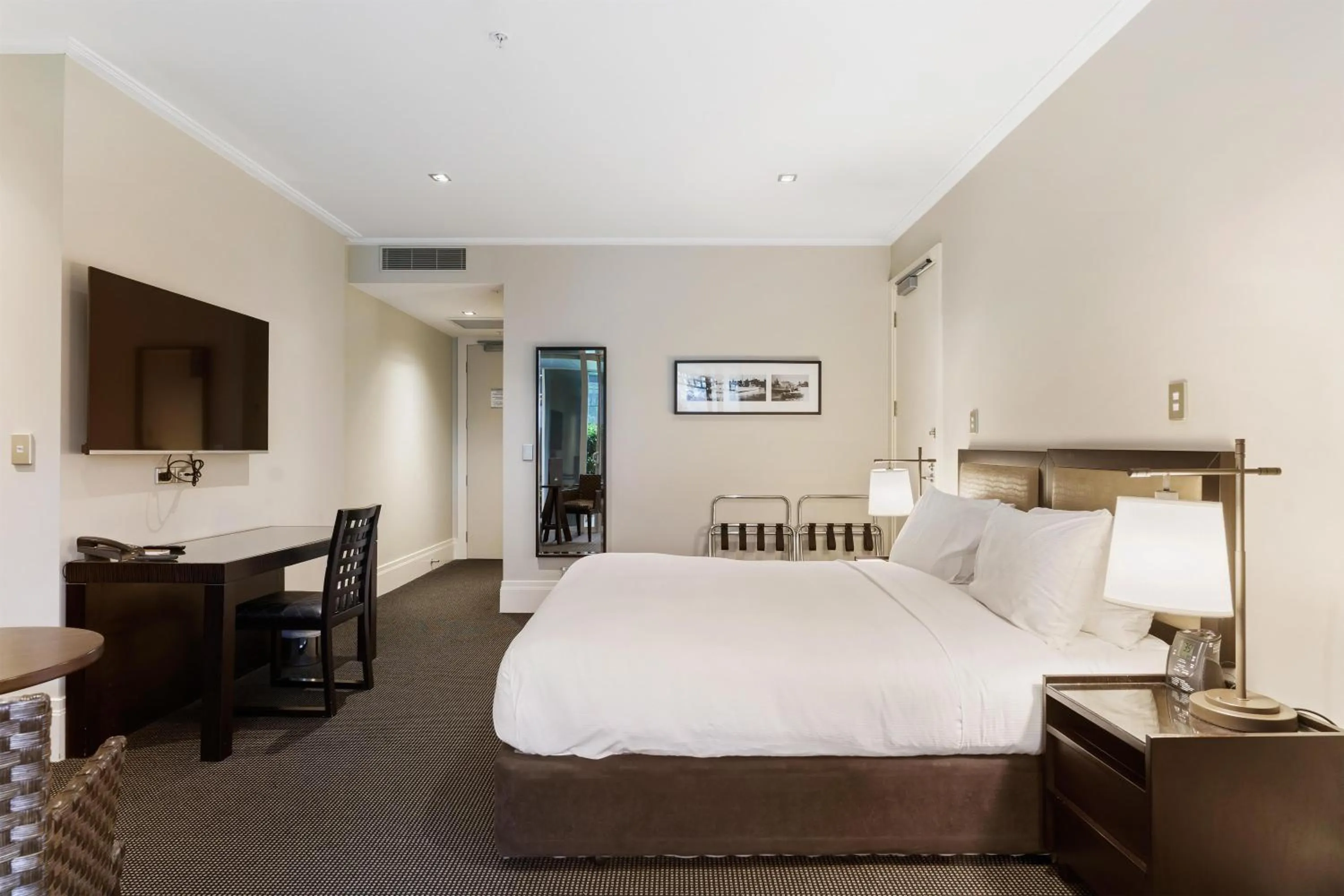 Bedroom, Bed in Hilton Lake Taupo