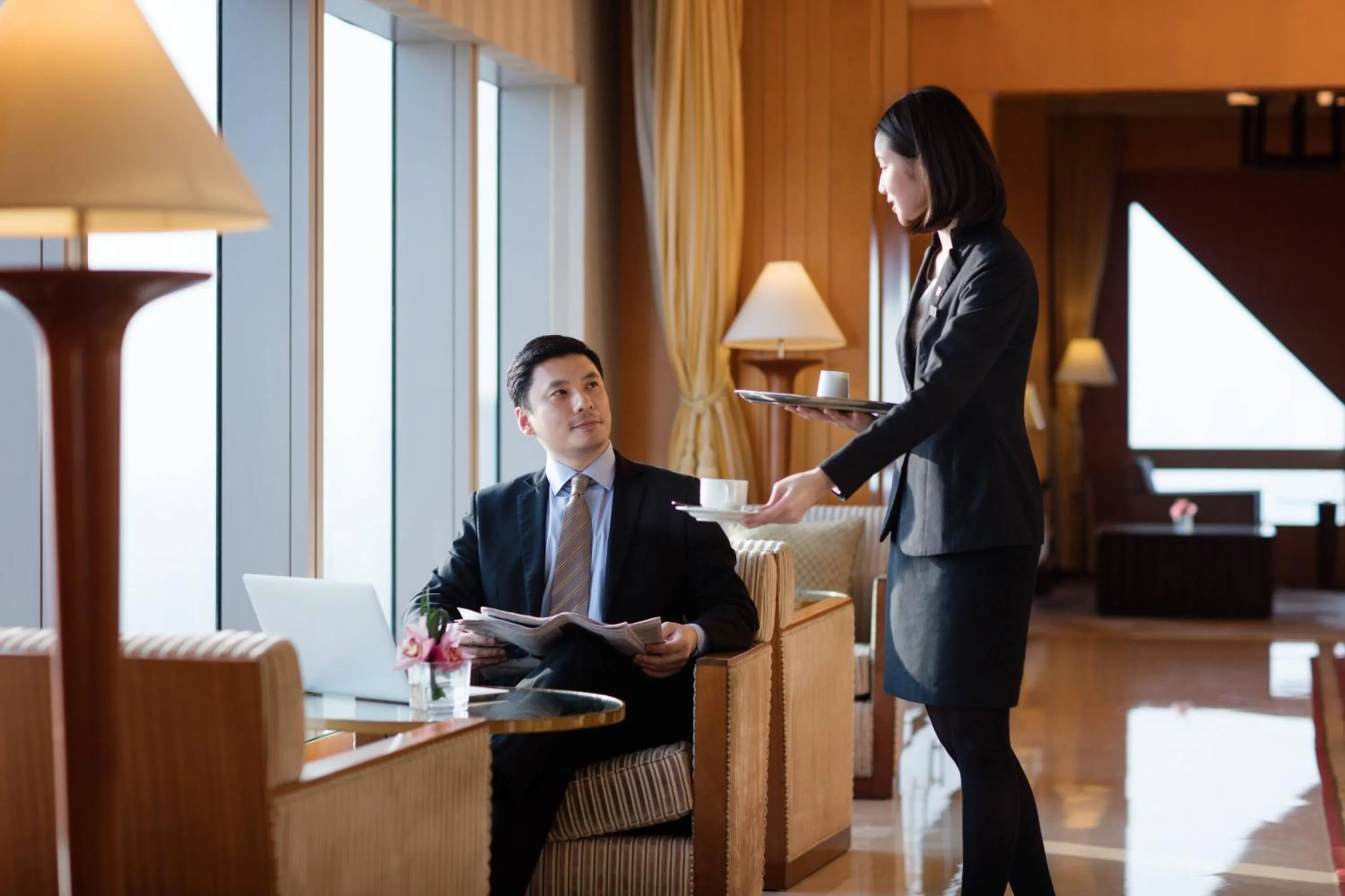 Lounge or bar in JW Marriott Shanghai at Tomorrow Square