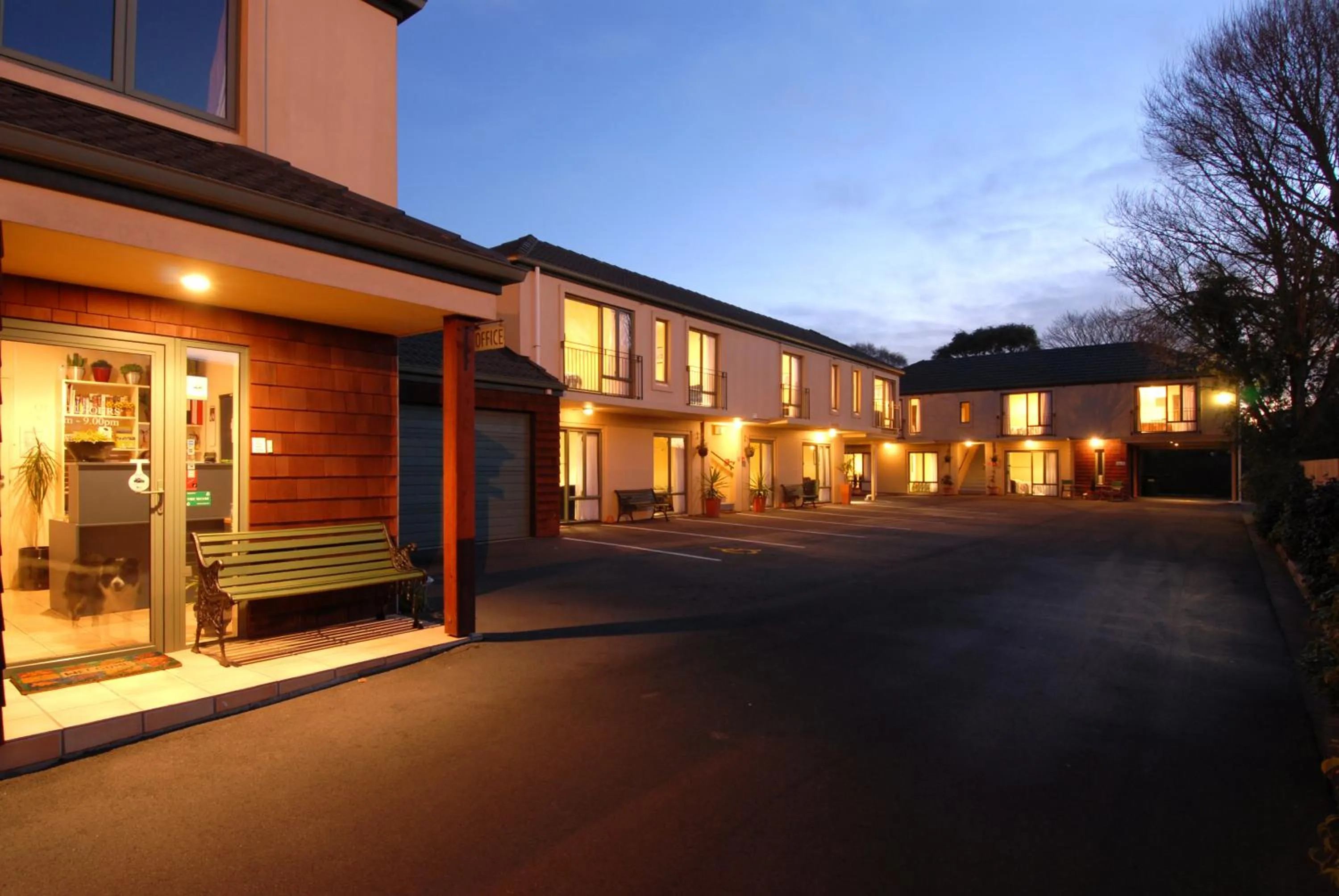 Courtesy Court Motel