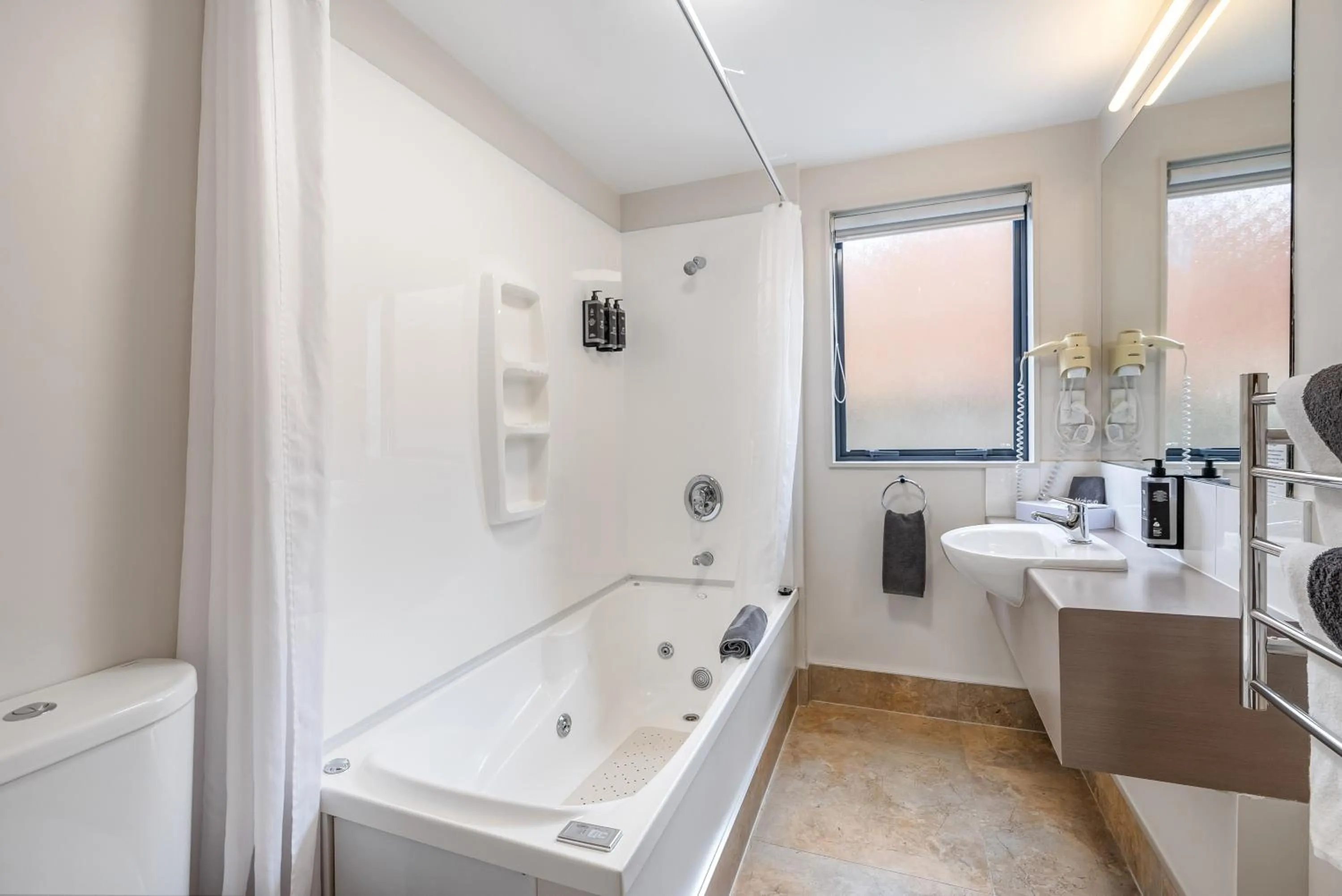 Bathroom in Bella Vista Motel Whangarei