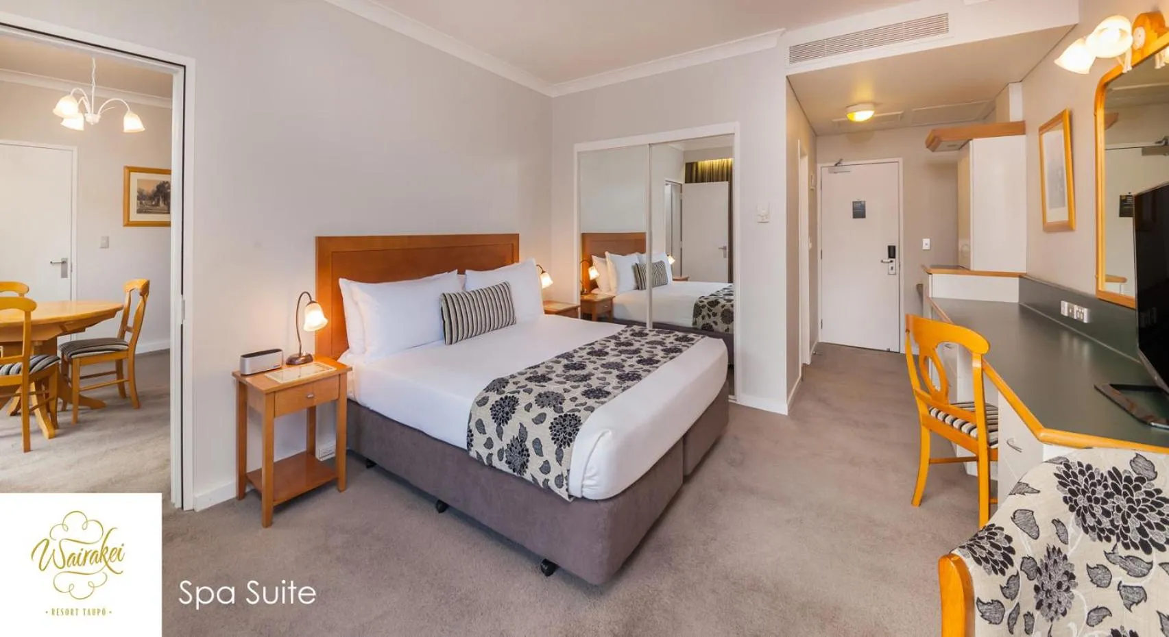 Photo of the whole room, Bed in Wairakei Resort Taupo