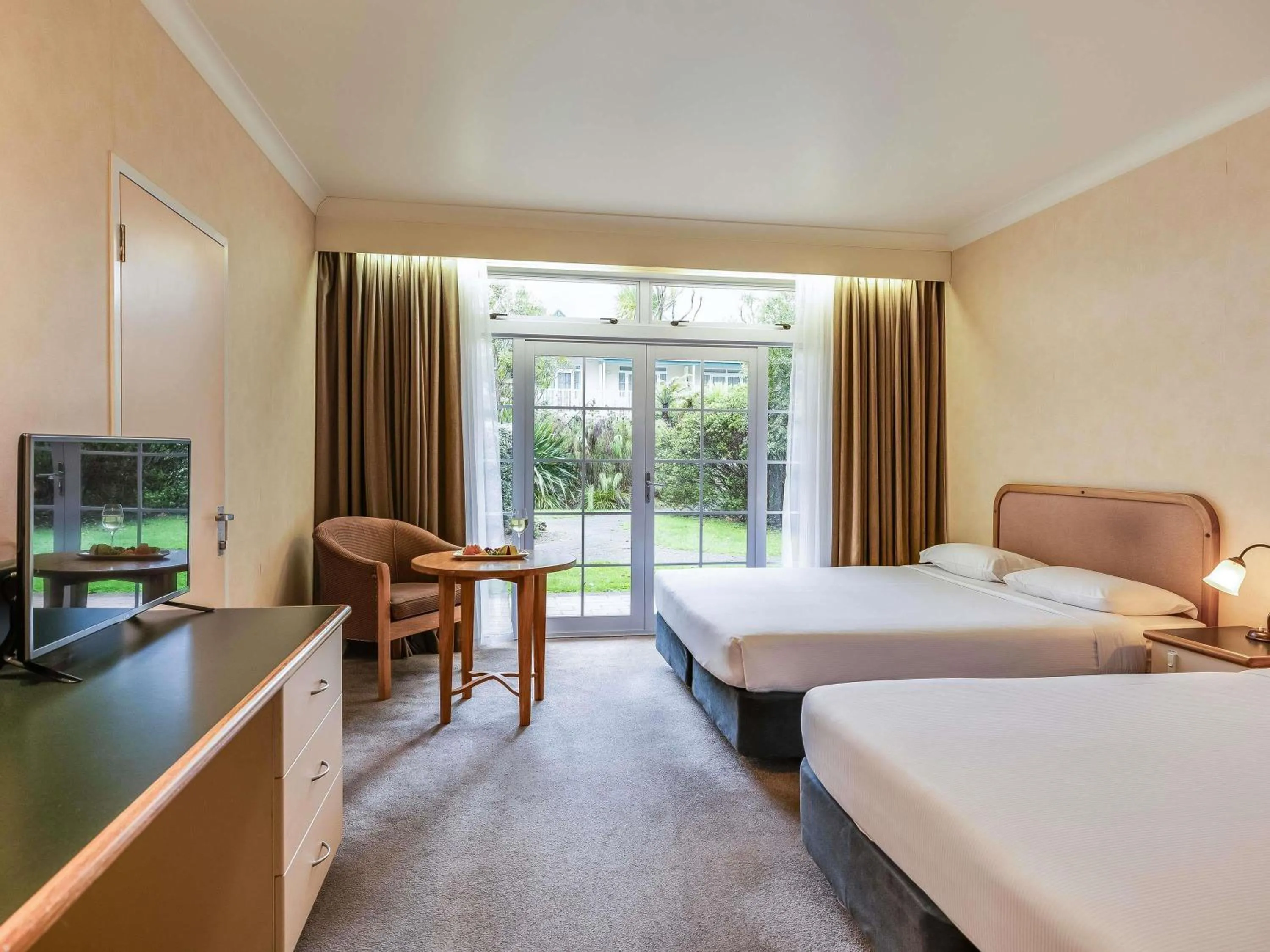 Bedroom, Bed in Wairakei Resort Taupo