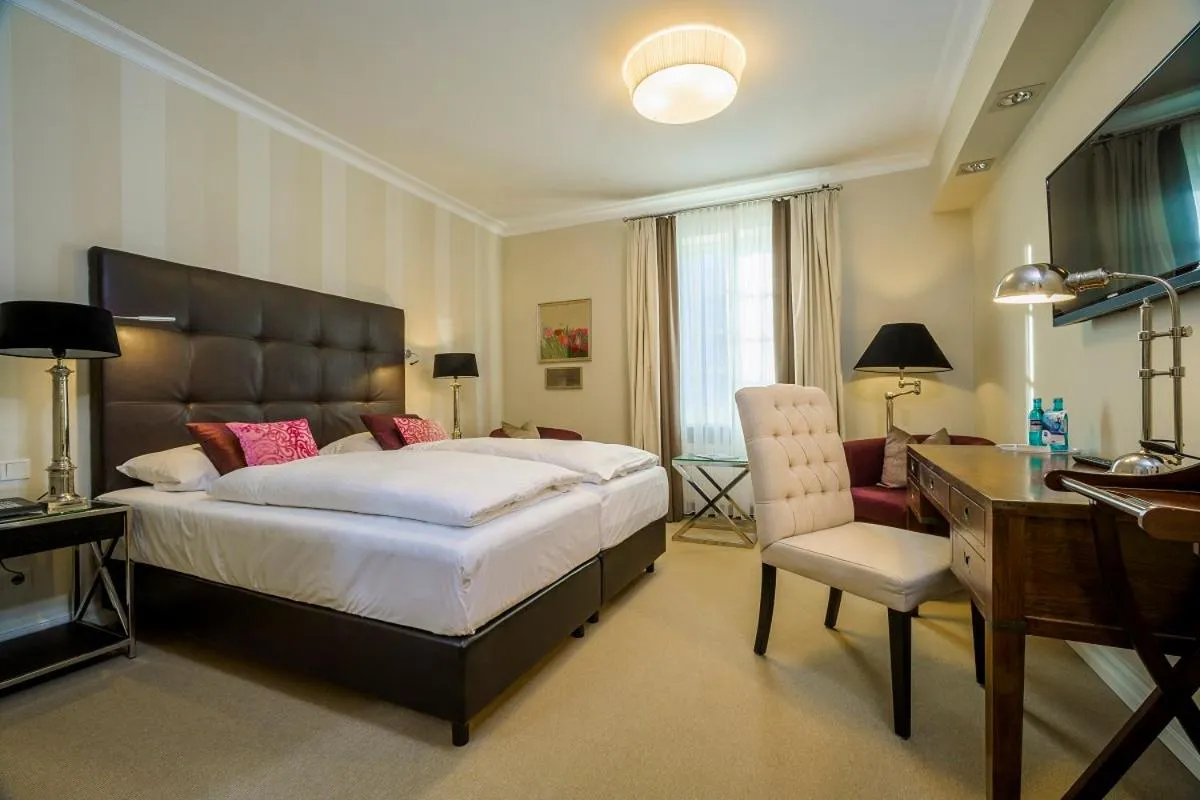 Photo of the whole room, Bed in Landhotel Donner