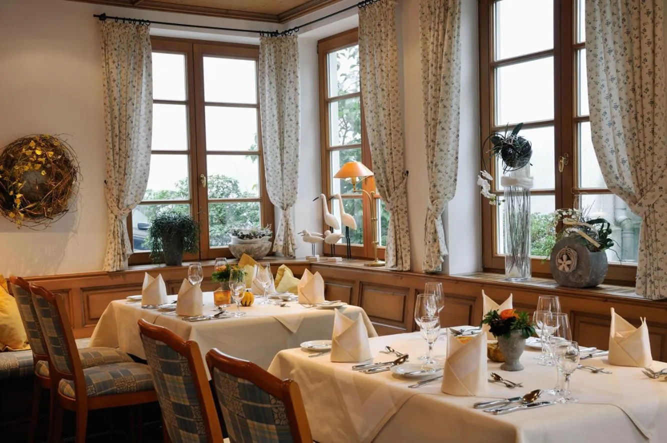Restaurant/places to eat in Landhotel Donner