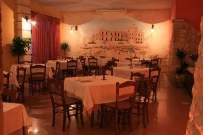 Restaurant/places to eat in MARCHESINA RESORT srls