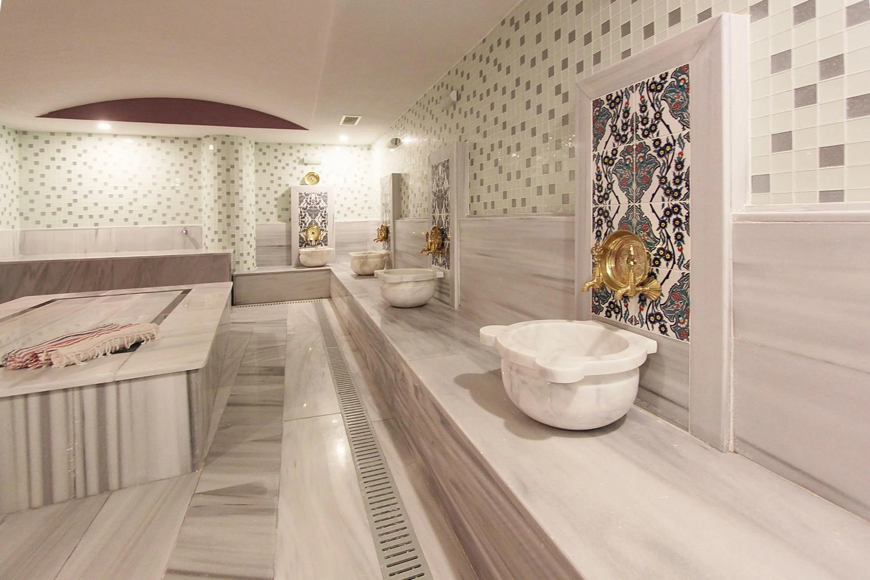 Spa and wellness centre/facilities in Forum Suite Otel