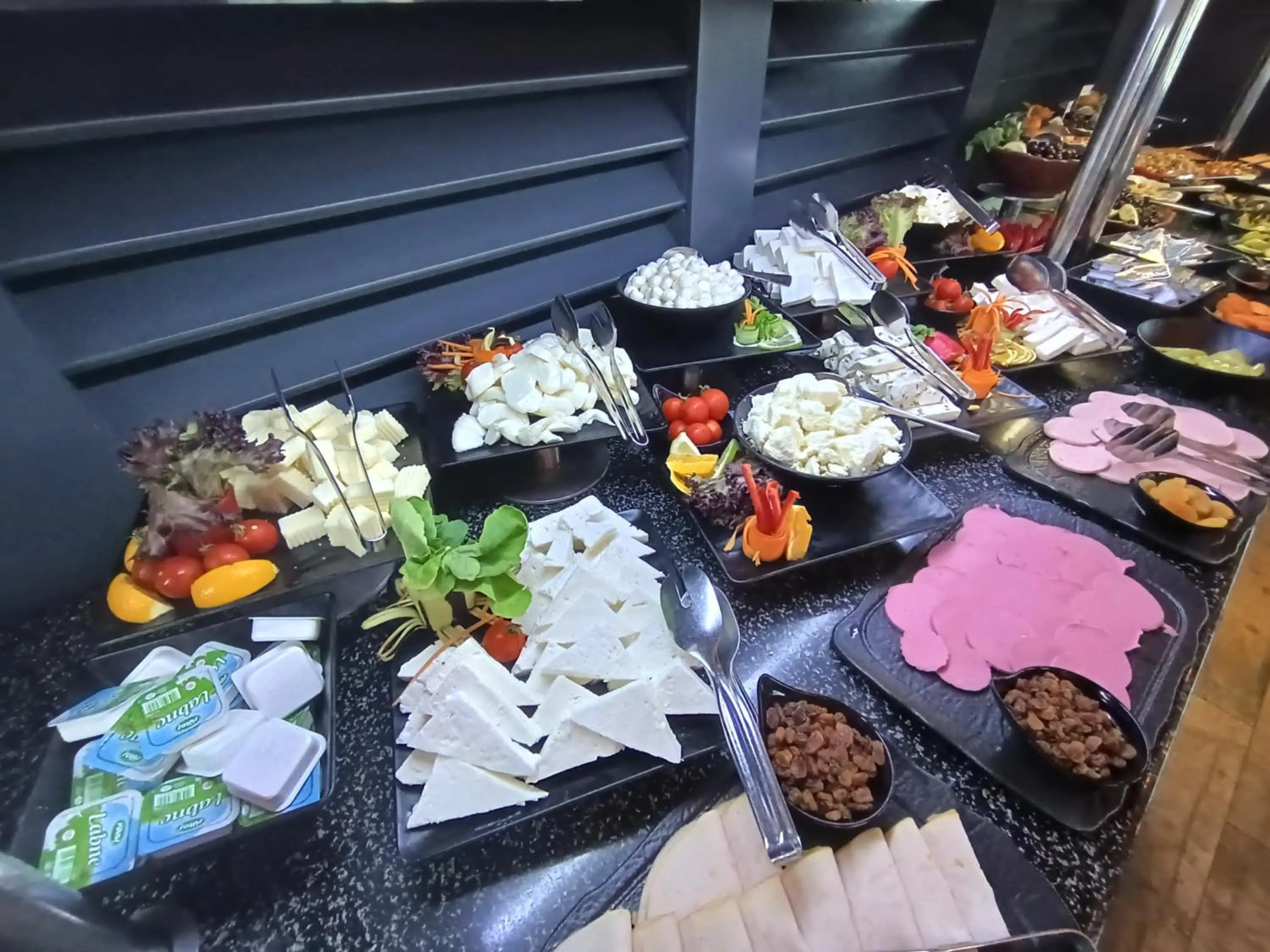 Food and drinks in Forum Suite Otel