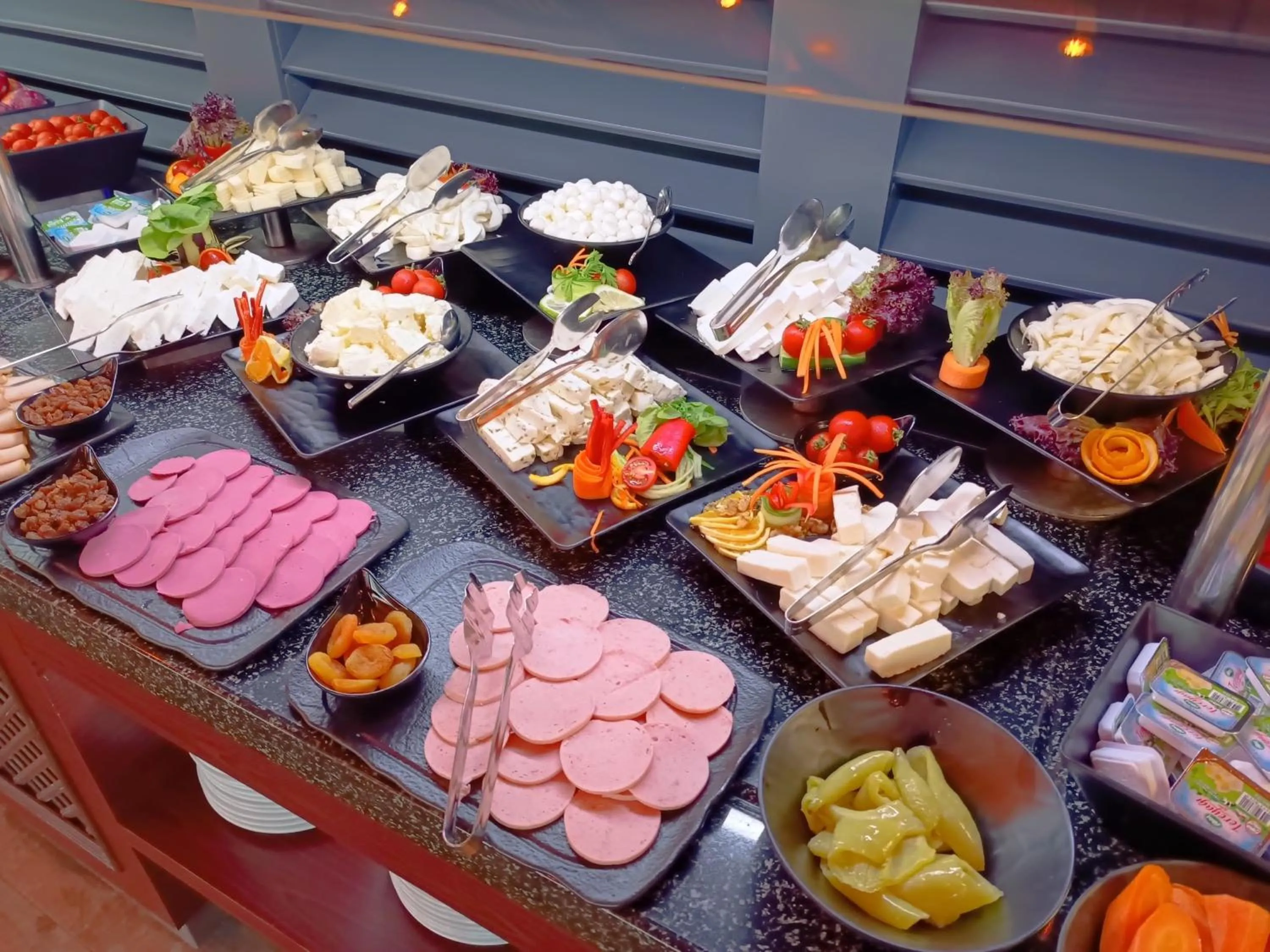 Food and drinks in Forum Suite Otel