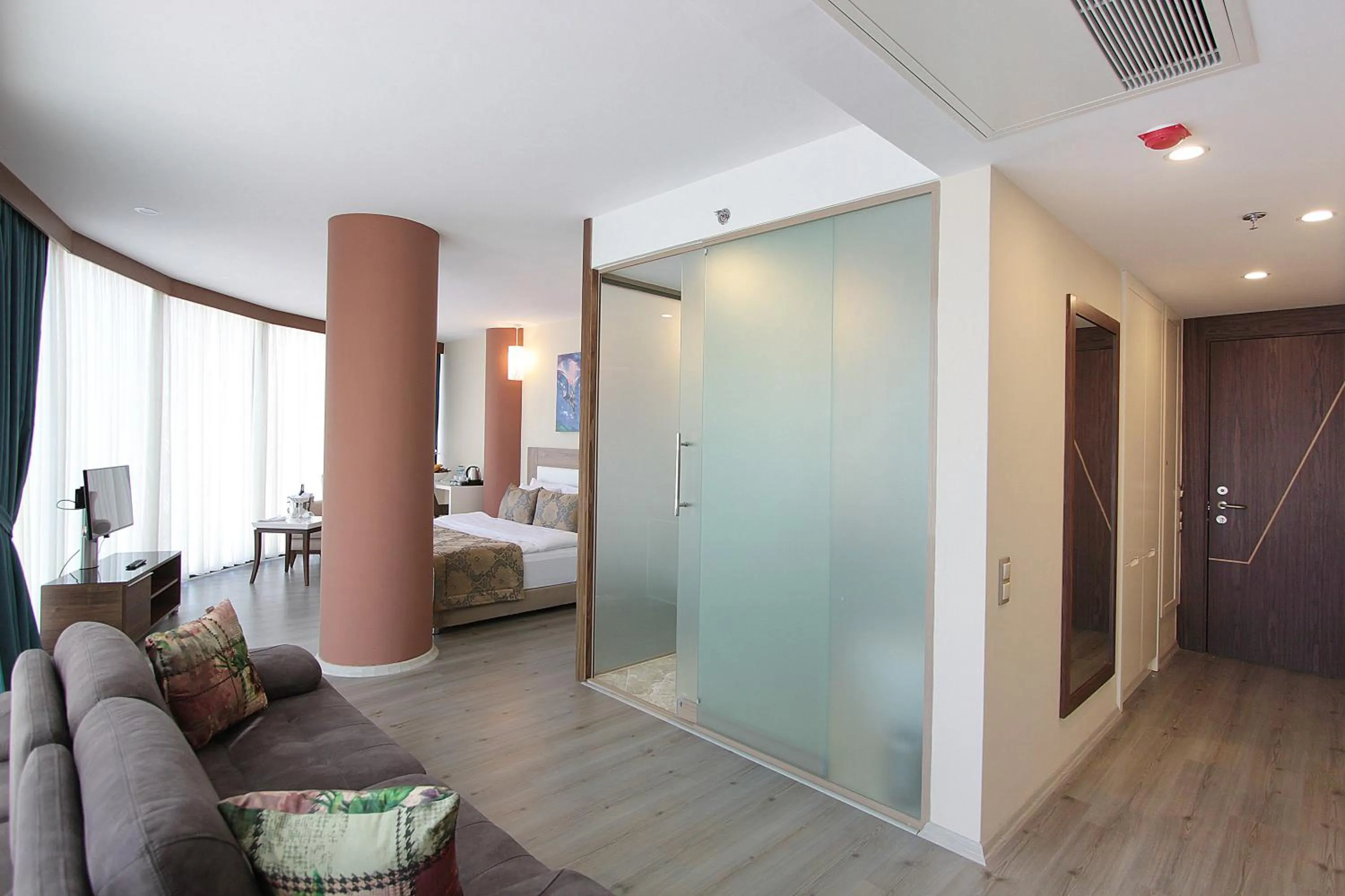 Day in Forum Suite Otel