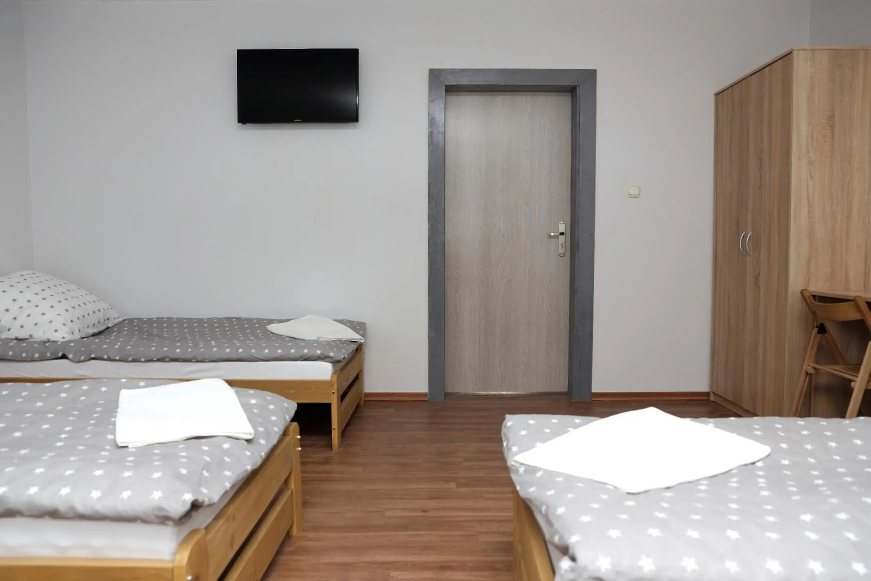 Single Bed in Mixed Dormitory Room in Hostel Grono Single Bed in Mixed Dormitory Room in Hostel Grono