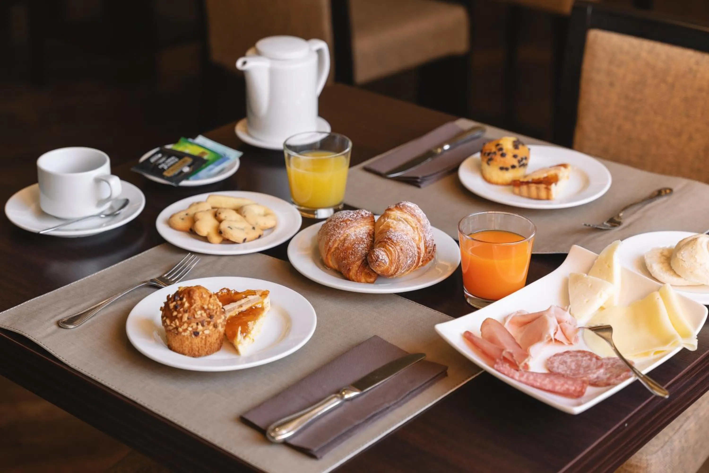 Restaurant/places to eat in Hotel Federico II