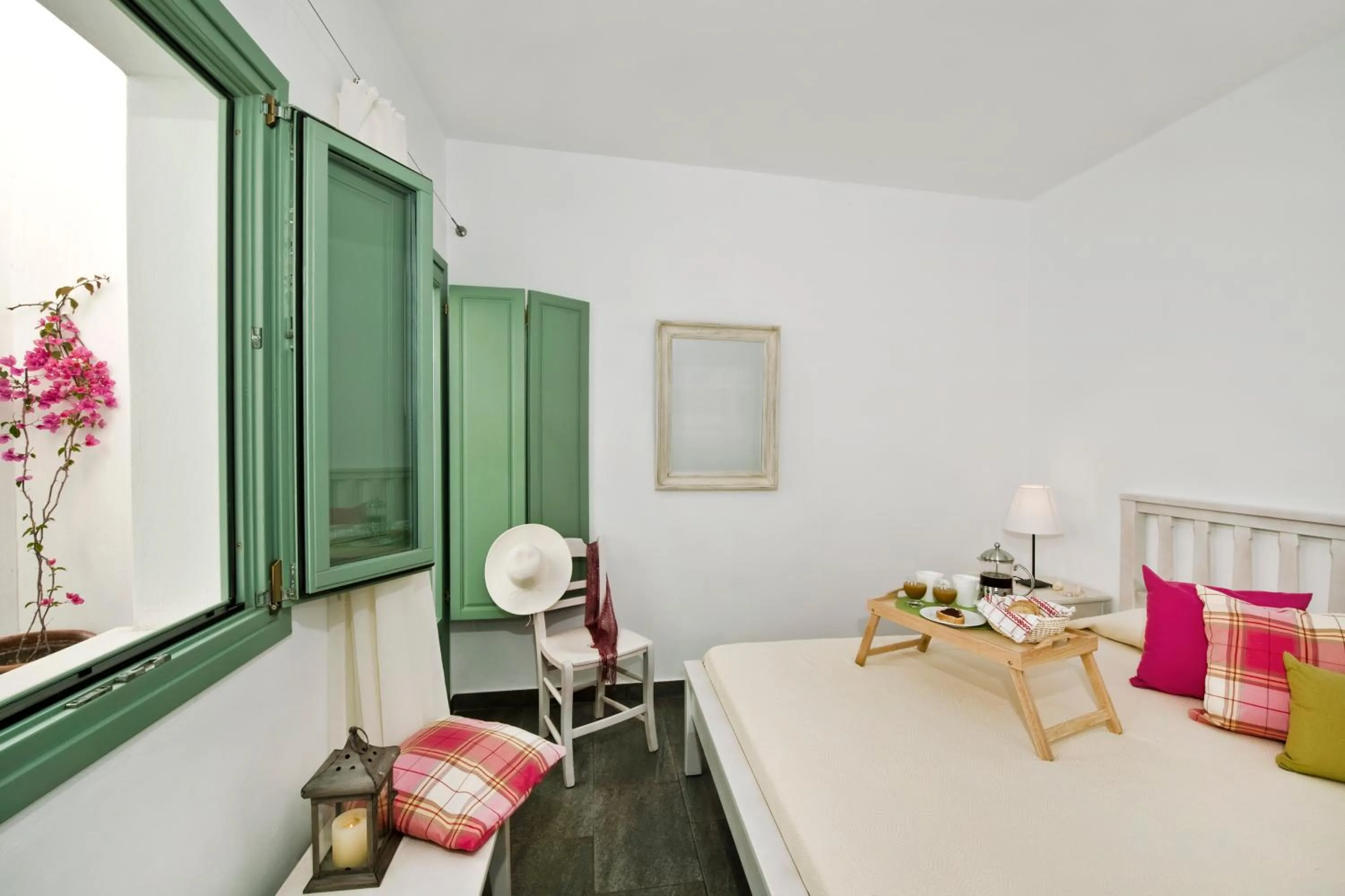 Day in Aura Marina Apartments Santorini