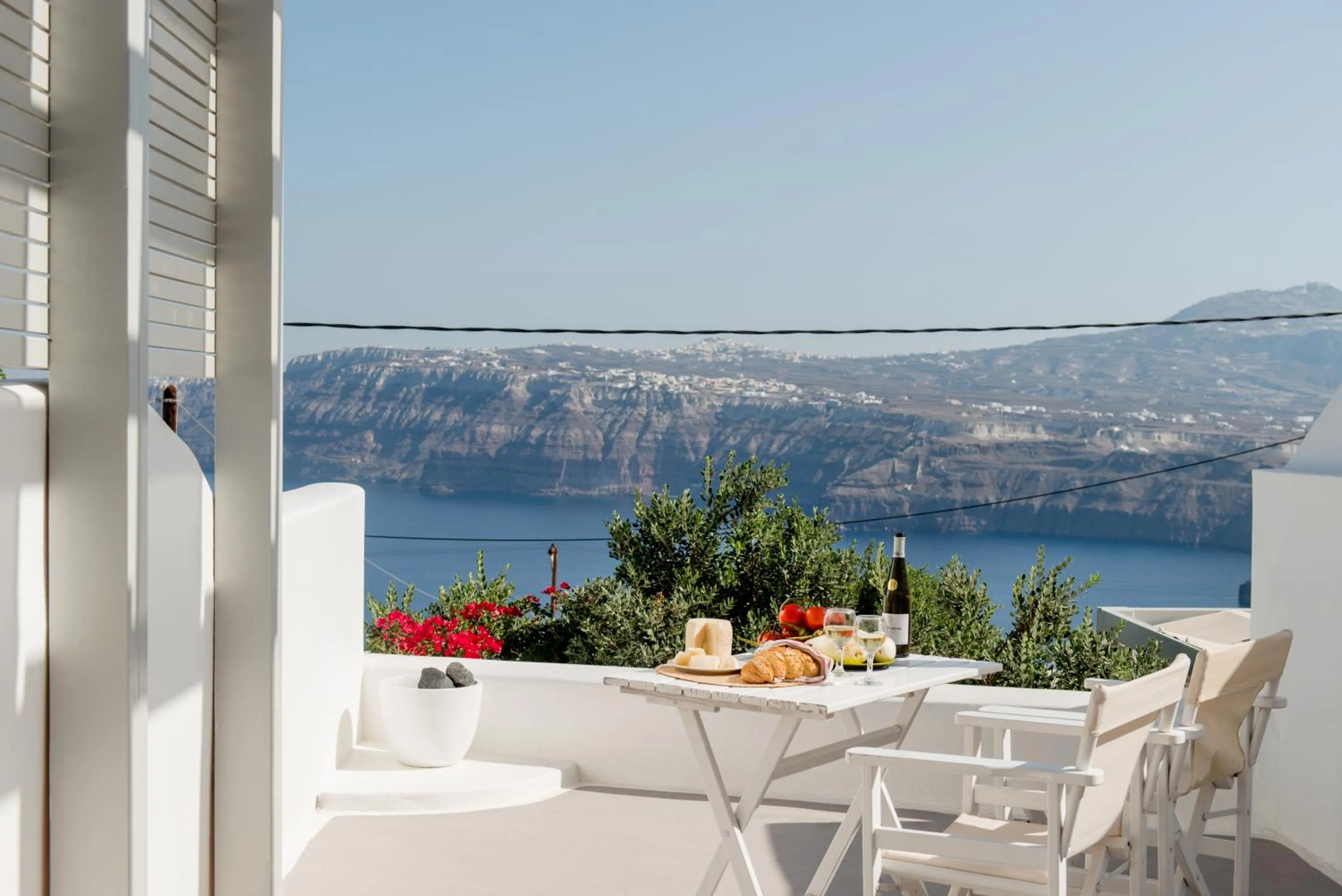 Patio in Aura Marina Apartments Santorini