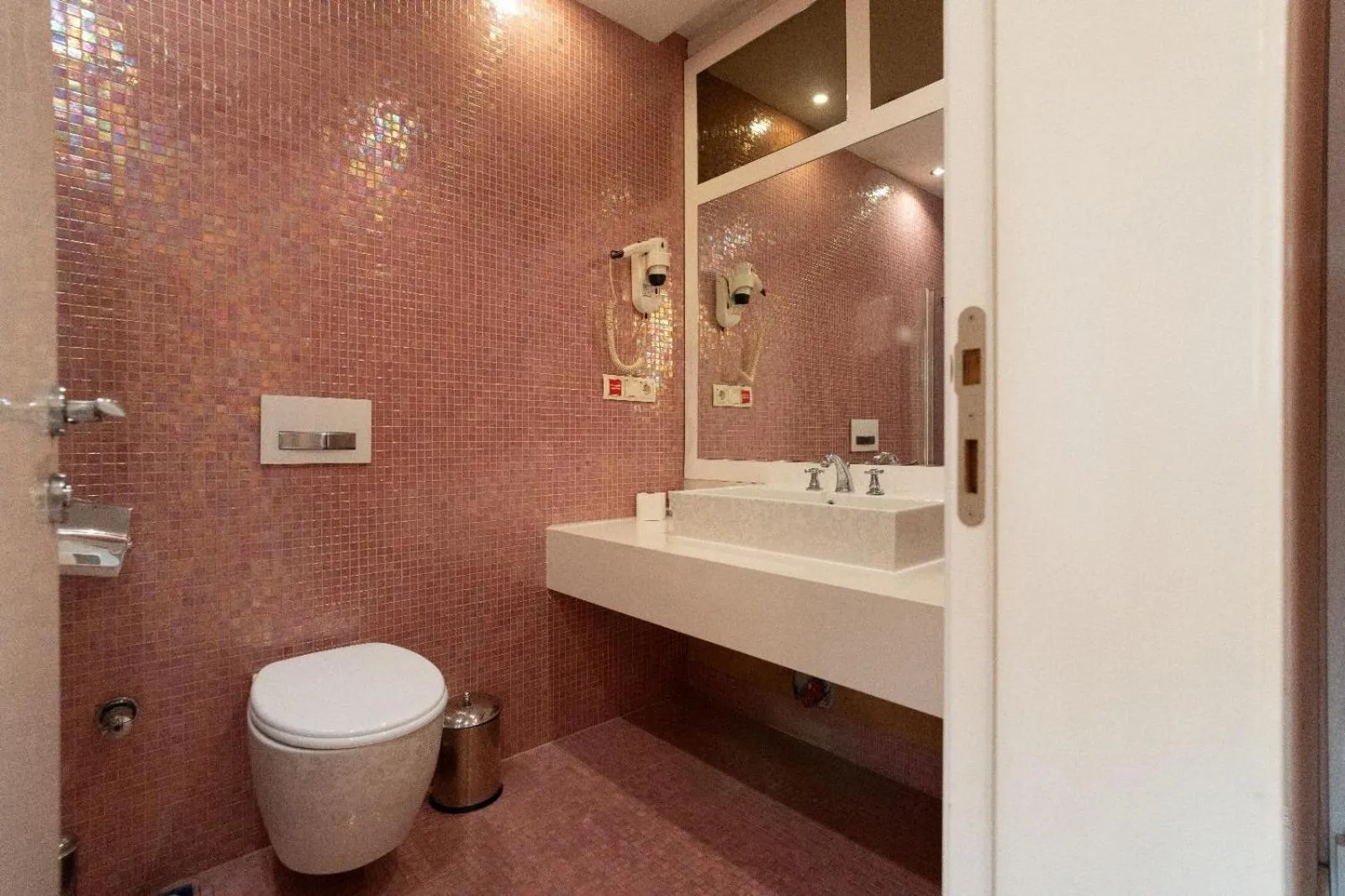 Bathroom in Golden Pars Hotel