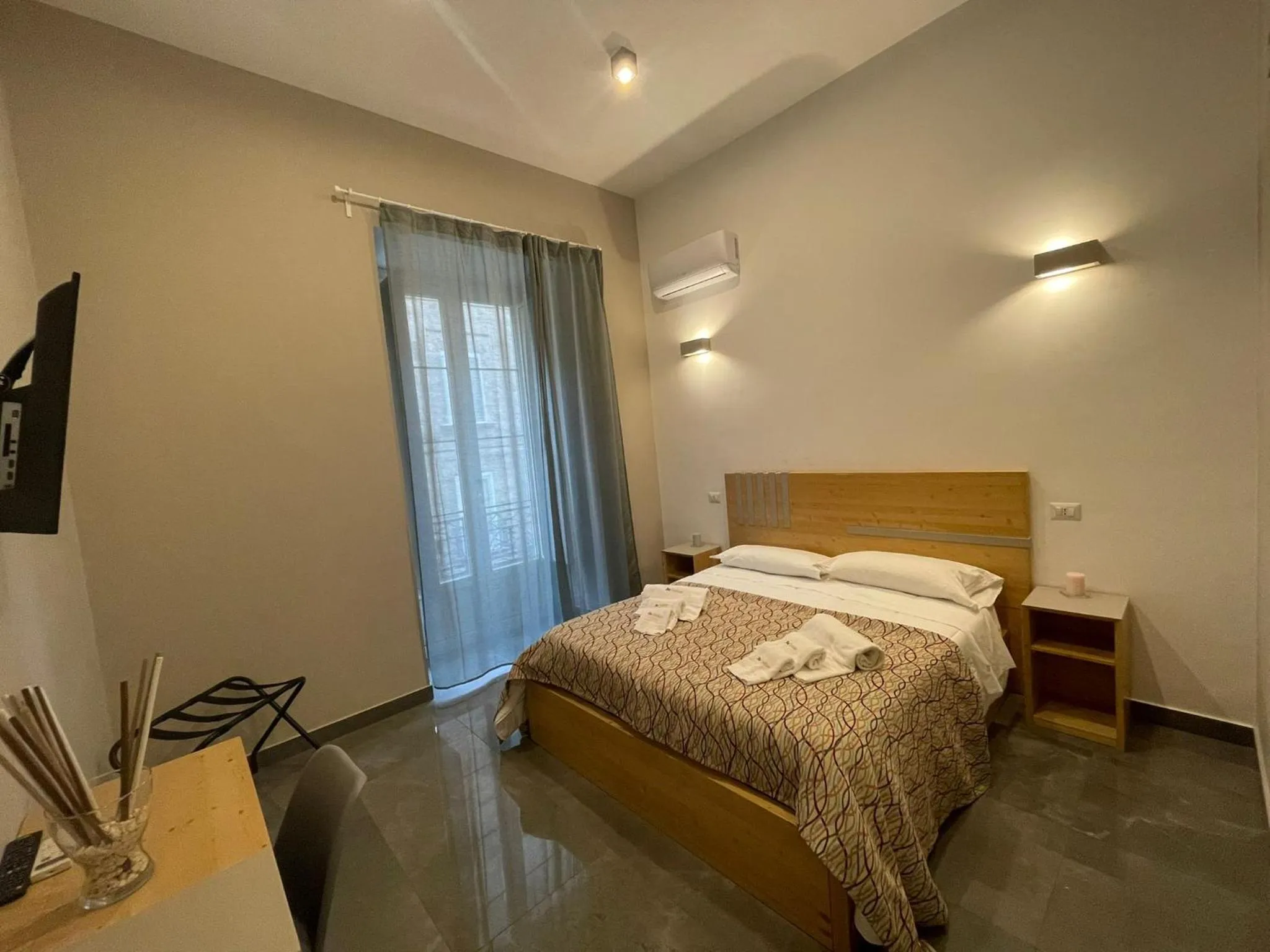 Bed in Be Italian Flat Bovio