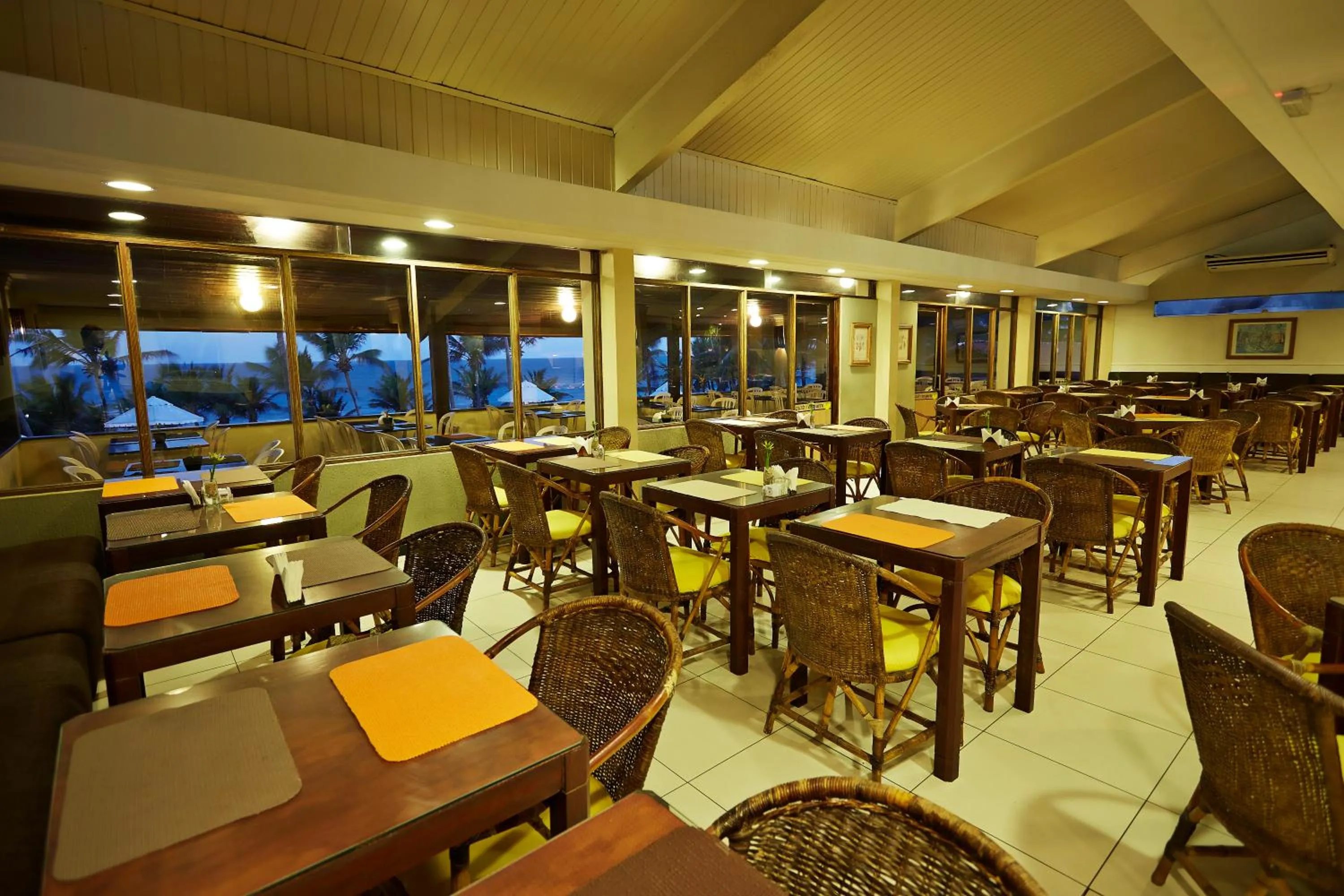 Restaurant/places to eat in Hotel Marsol Beach Resort