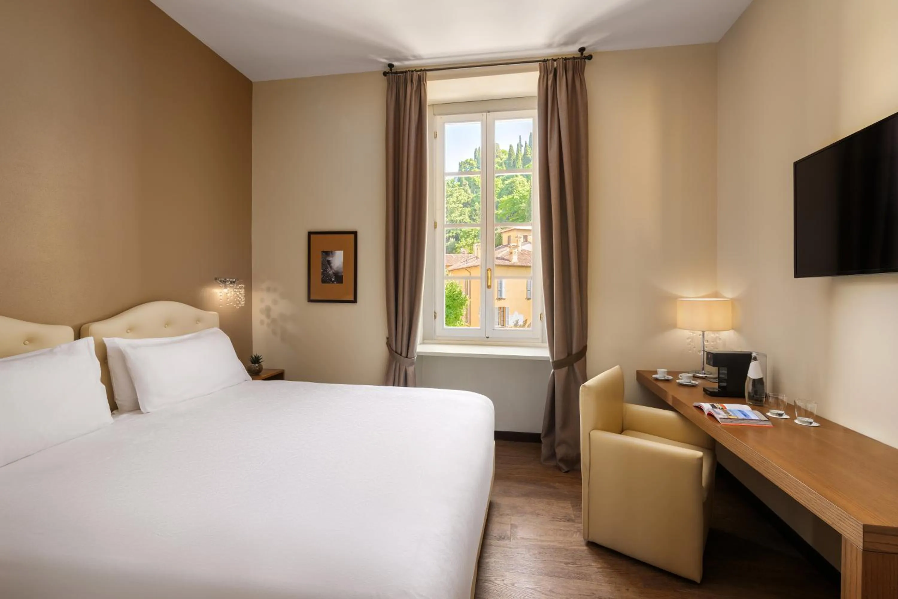 Bedroom, Bed in Hotel Royal Victoria, by R Collection Hotels