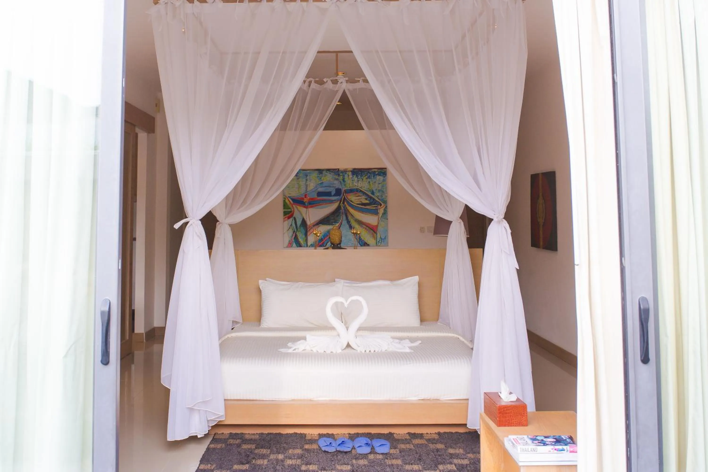 Bedroom, Bed in Honeymooner Pool Villa@Seastone