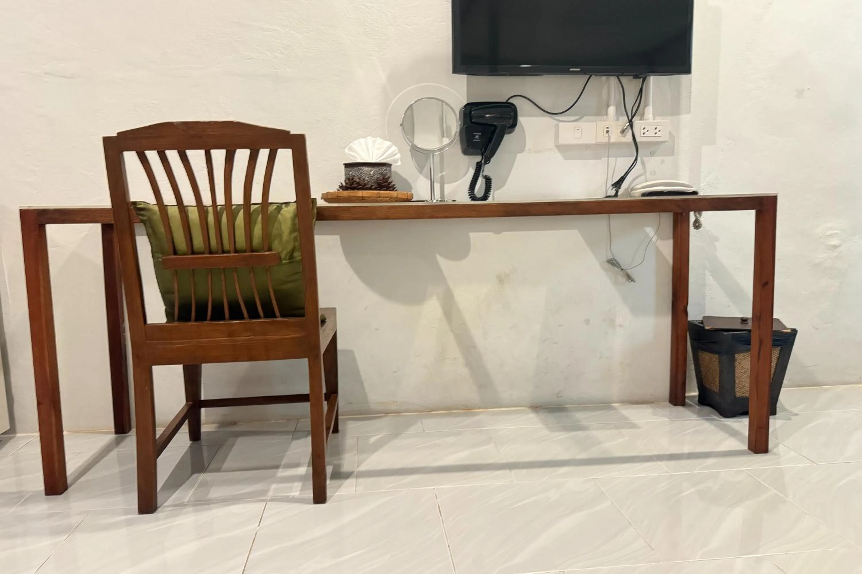 TV and multimedia in Sabaidee Chiangmai Hotel