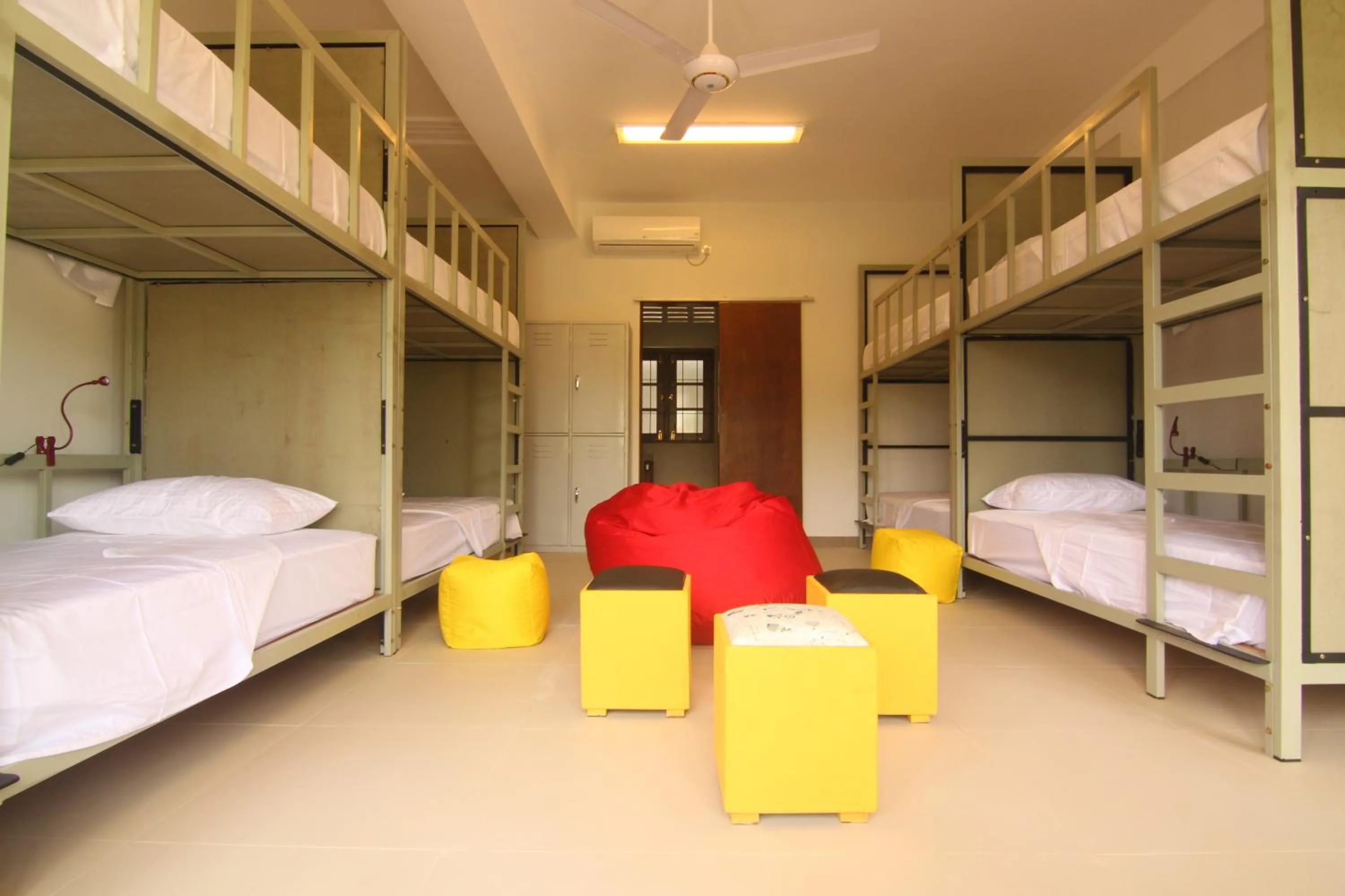 Bed in 8-Bed Mixed Dormitory Room in JJ's Hostel Mirissa
