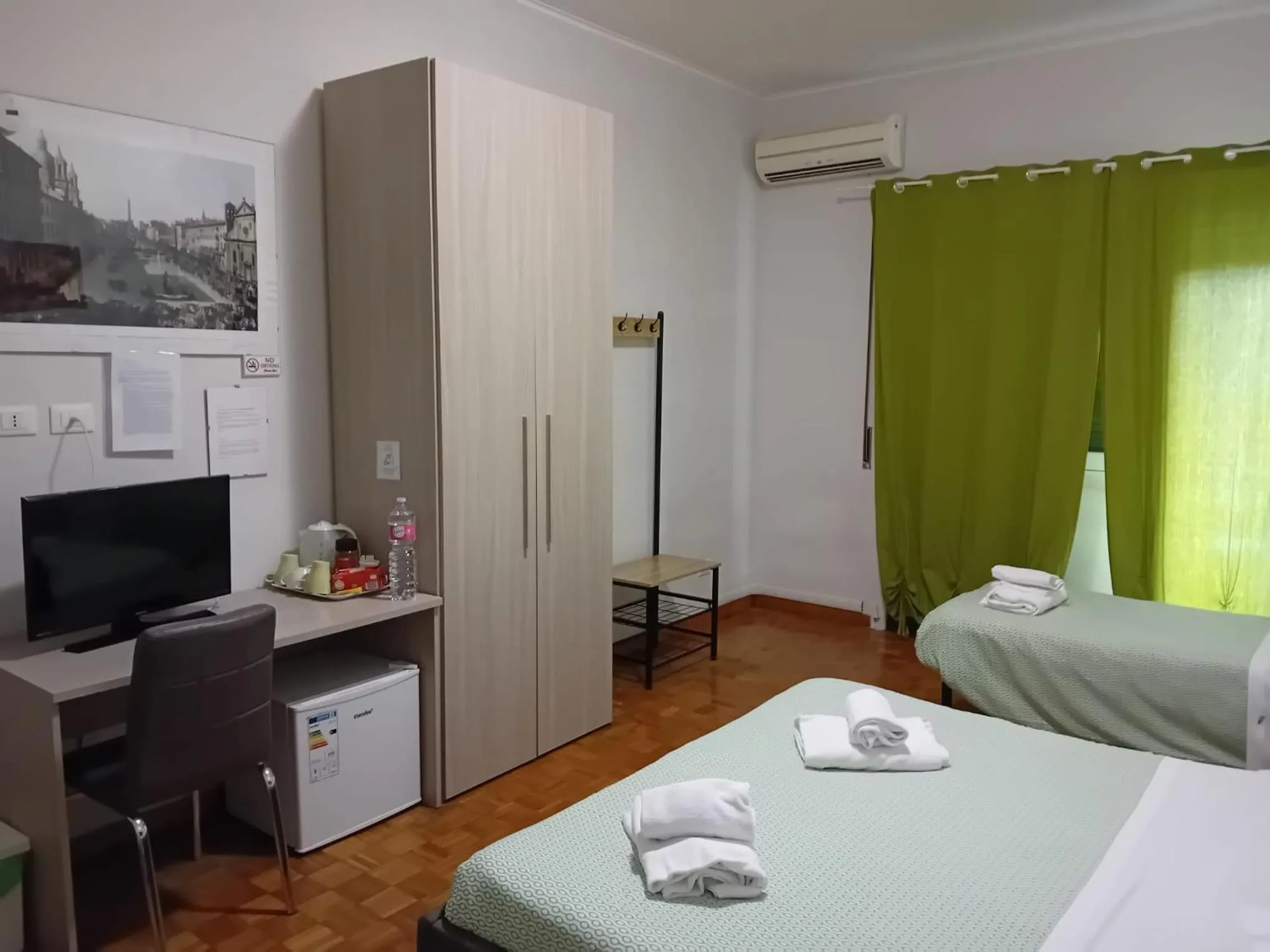 hair dresser, Bed in Olimpica Relais guest house