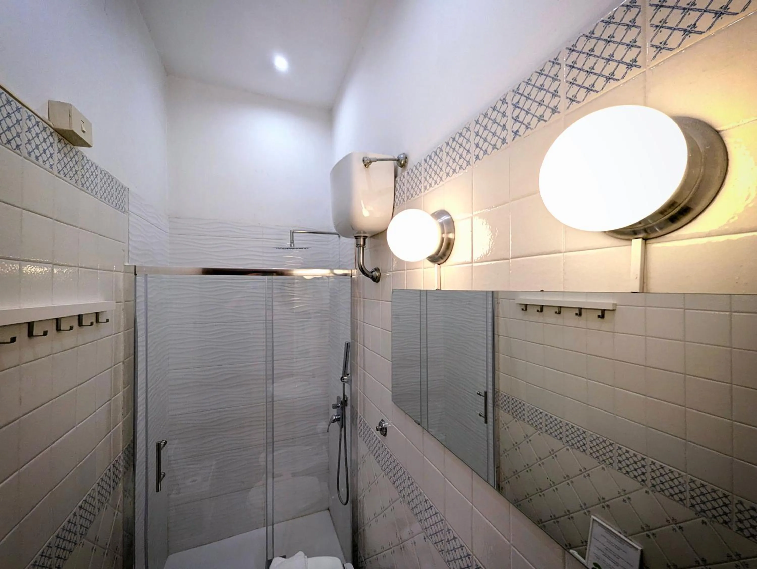 Shower in Locanda Dell'Arte