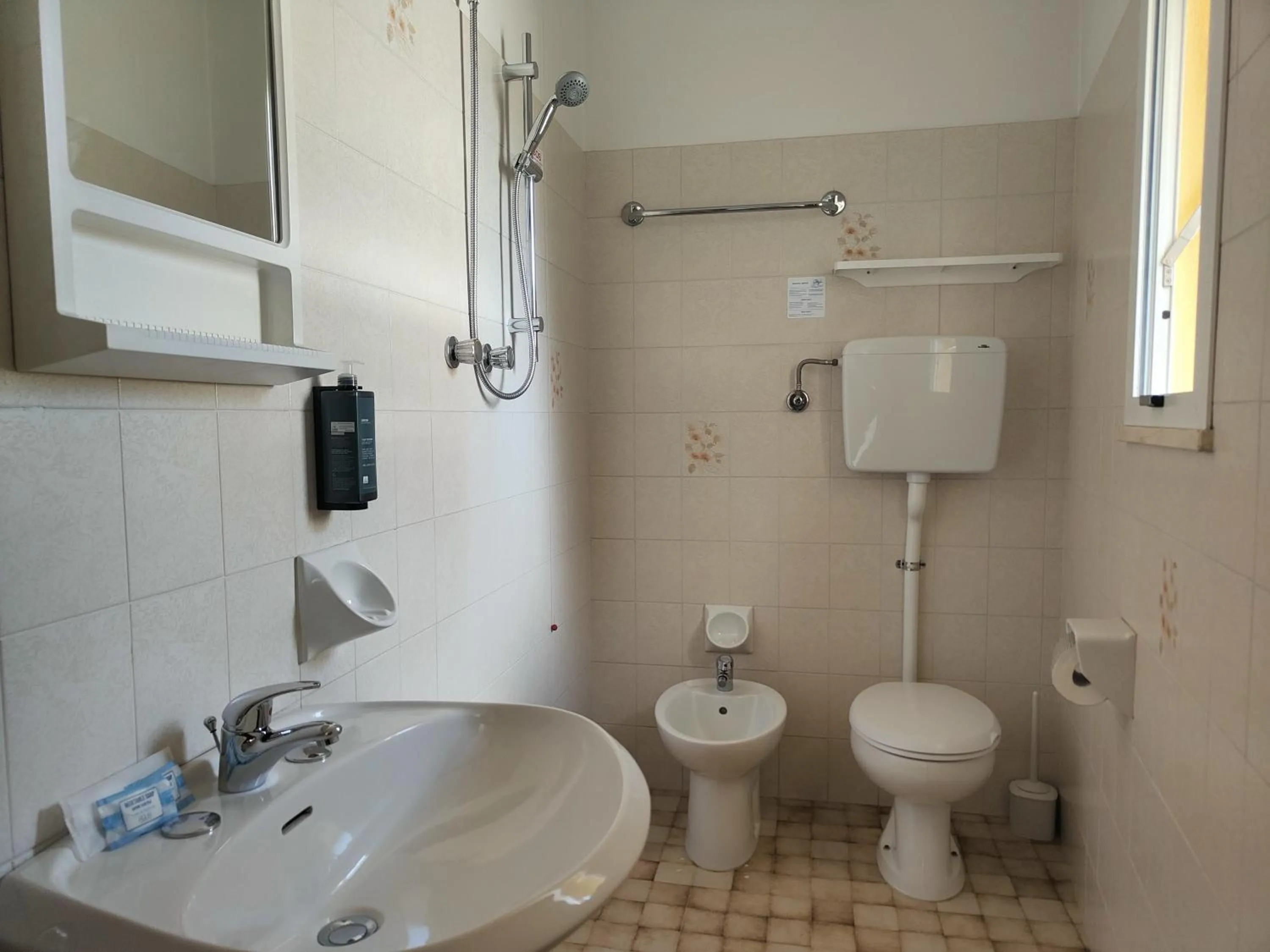 Toilet in Hotel Anna