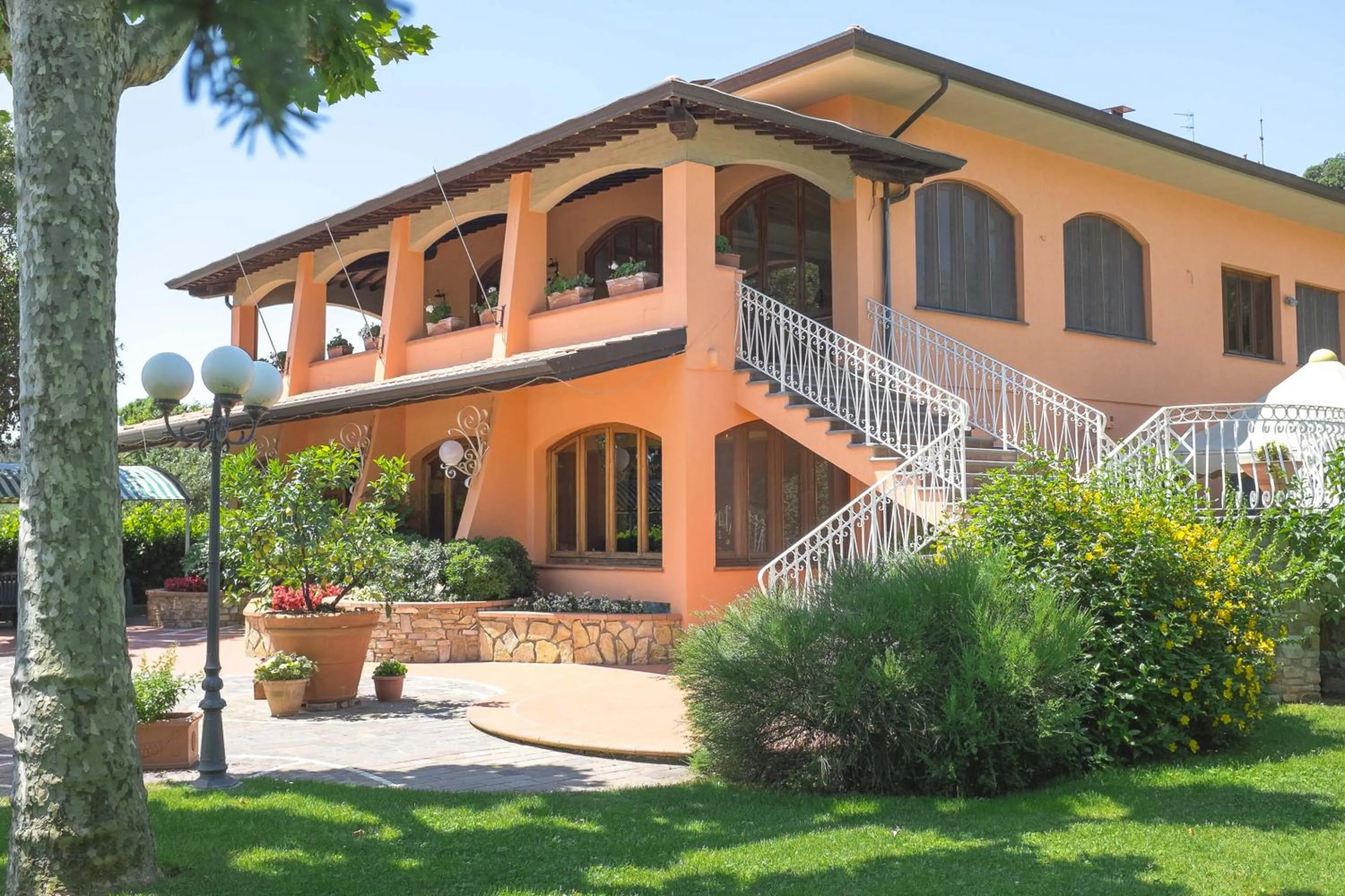 Restaurant/places to eat in Holiday Prato Verde