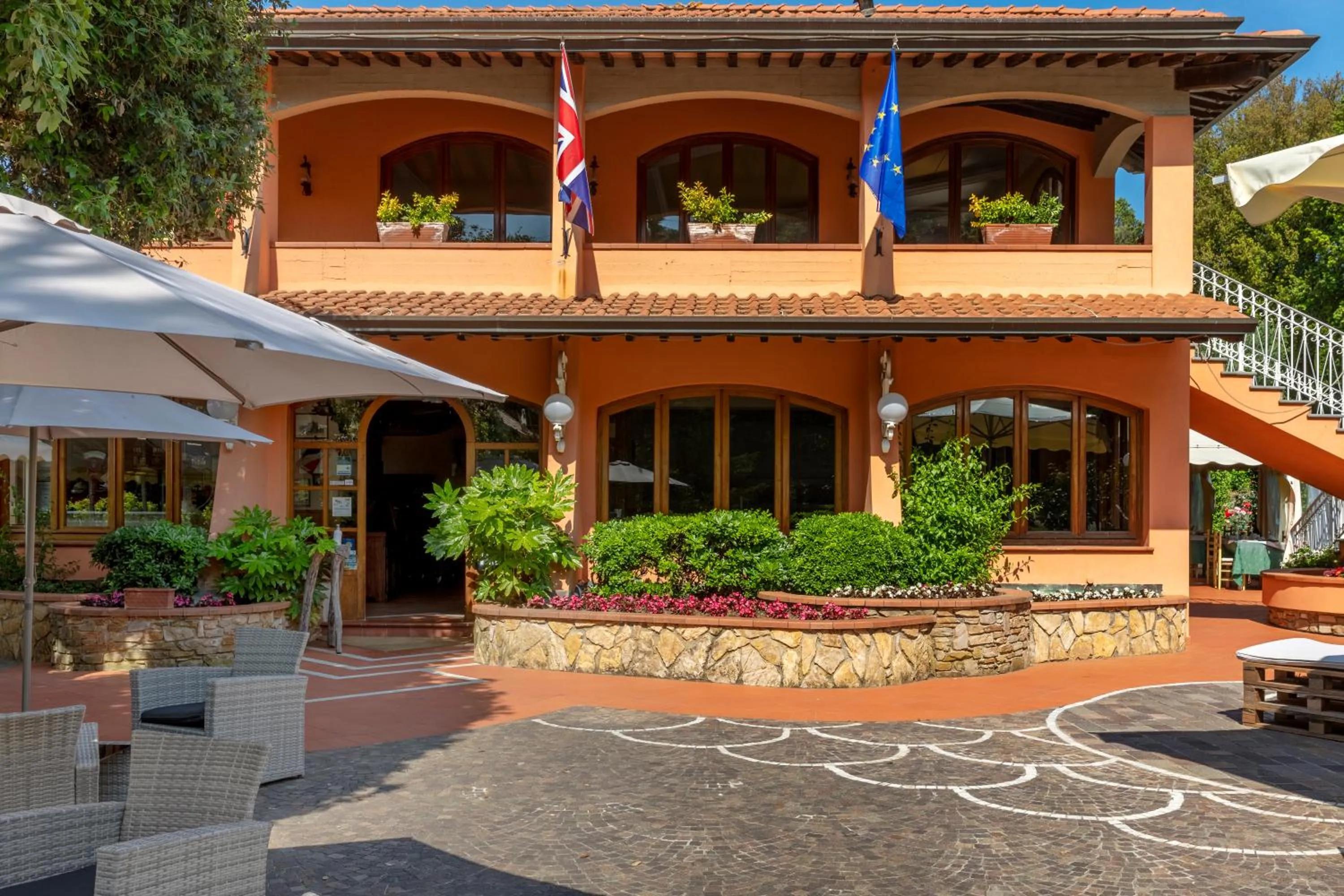 Restaurant/places to eat in Holiday Prato Verde