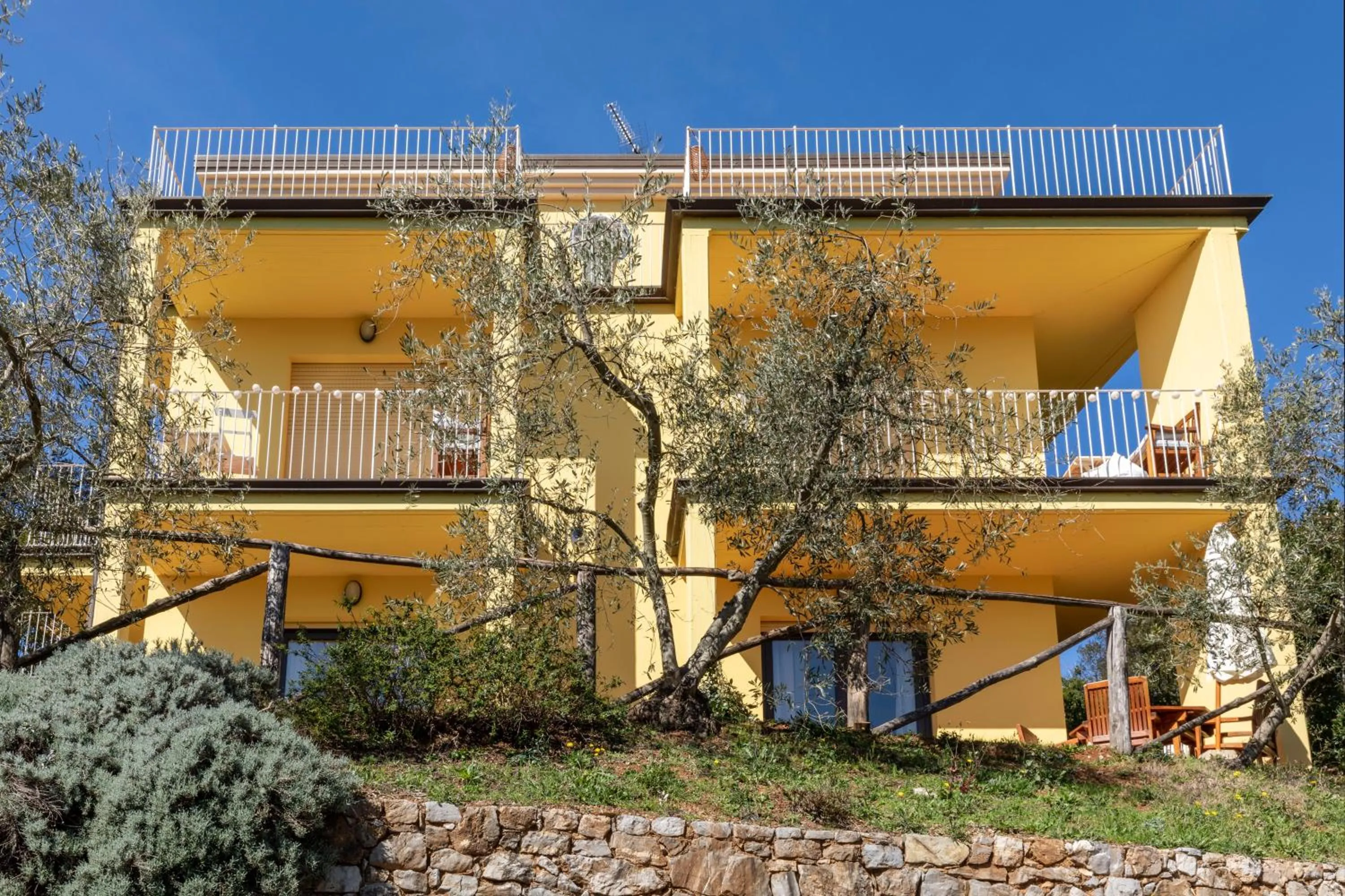 Property building in Holiday Prato Verde