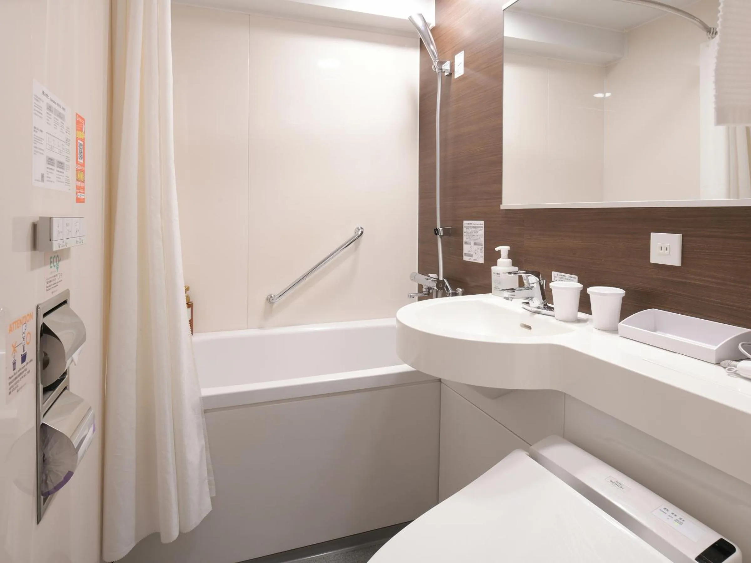 Vessel Inn Ueno Iriya Station